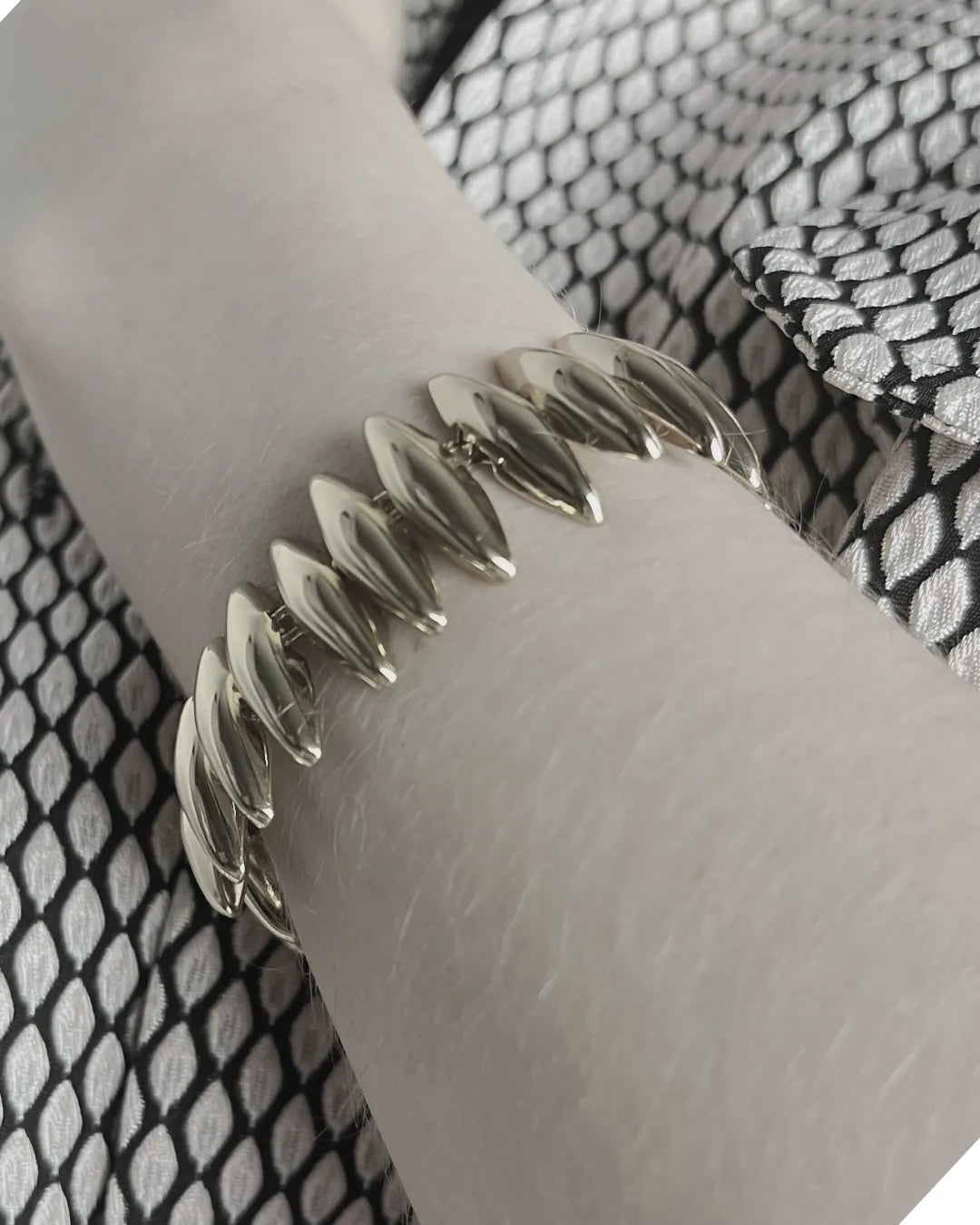 Passion Waterproof Statement Bracelet 18K Gold Plating, DNSK Copenhagen