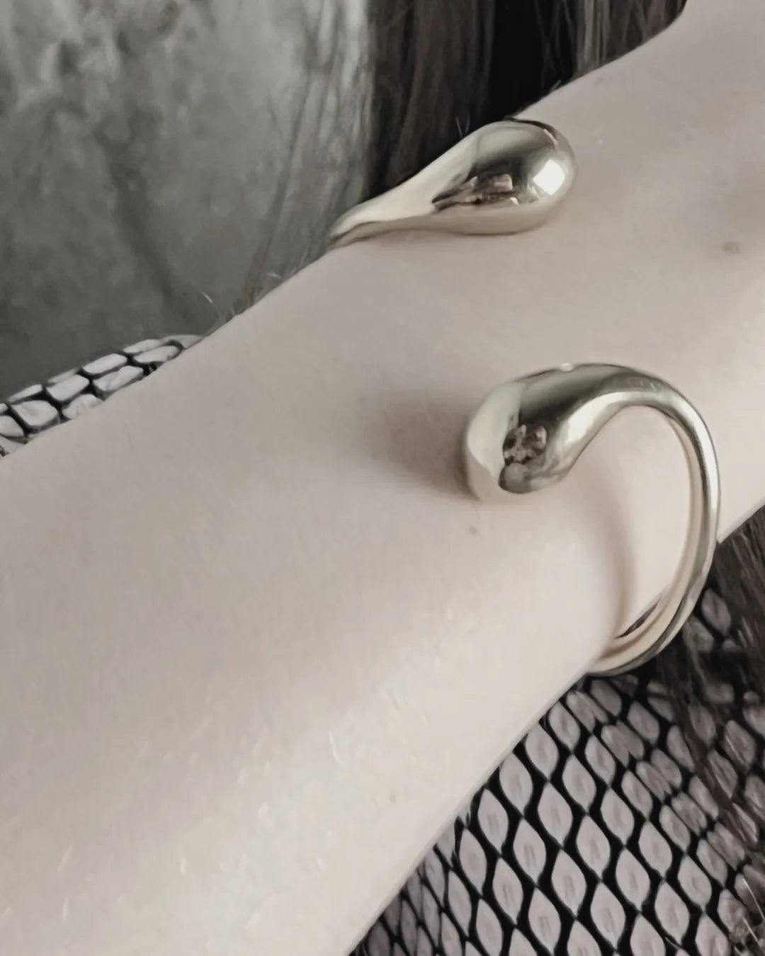 Passion Waterproof Drop Cuff Bracelet 18K Gold Plating Plating, DNSK Copenhagen