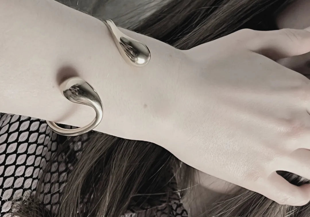 Passion Waterproof Drop Cuff Bracelet plaqué or 18K, DNSK Copenhagen
