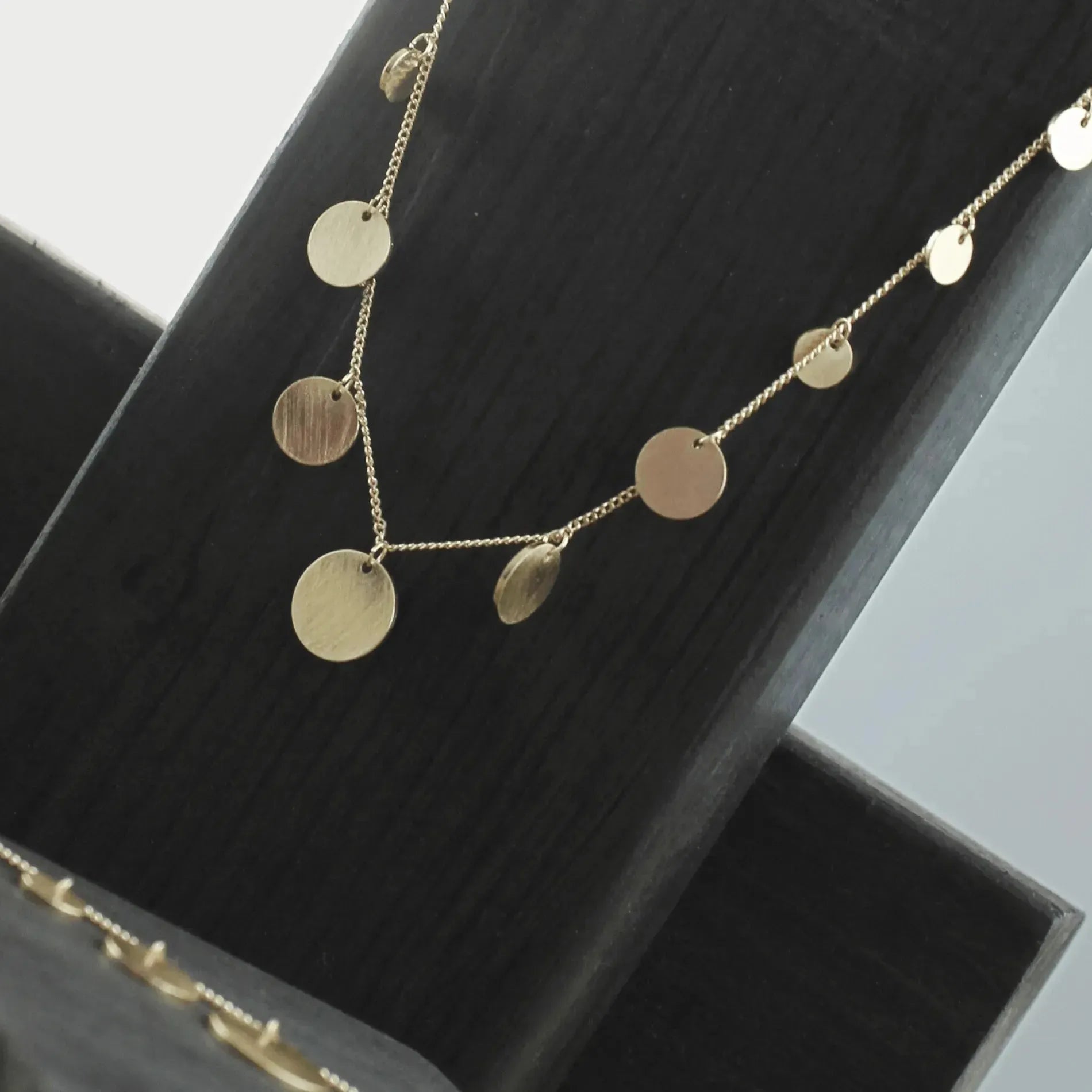Theia Short Multi Dot Necklace Gold PlatingDNSK Copenhagen