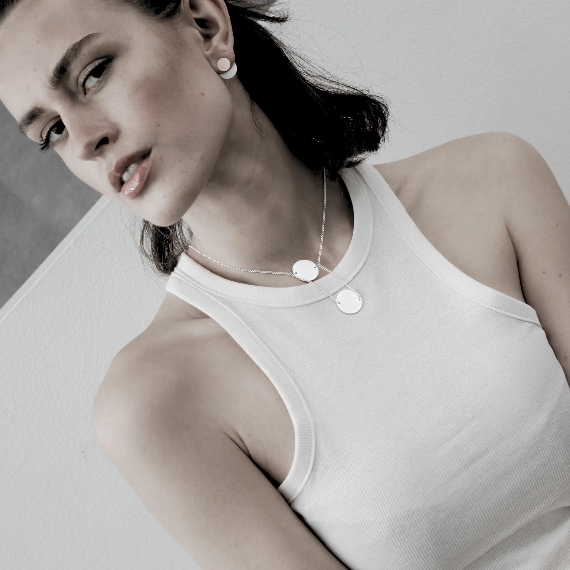 Theia Adjustable 2 Dot Necklace Gold Plating - DANSK Copenhagen