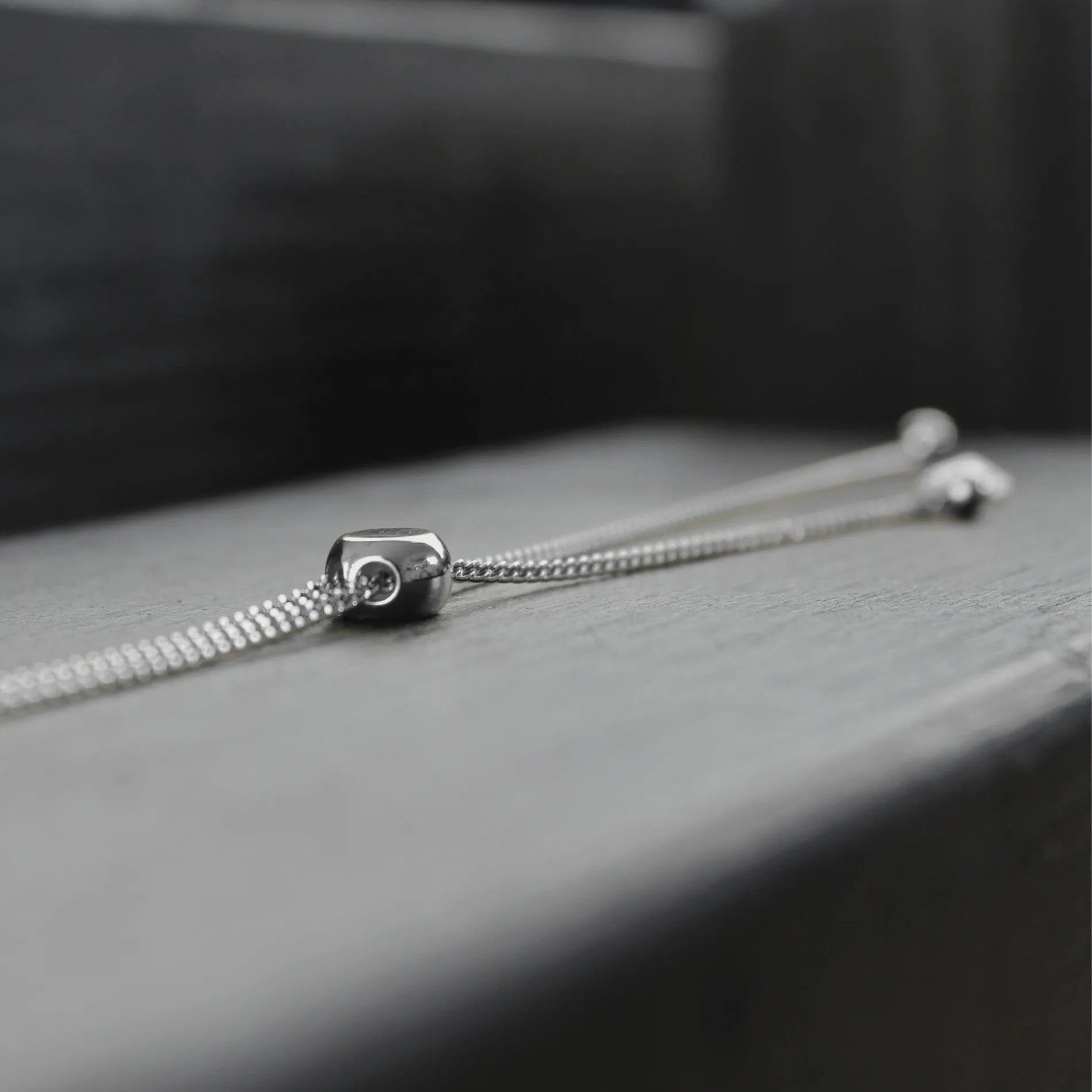 Diseño de joyería minimalista escandinava I ADN nórdico desde 1971 I Dansk Copenhagen