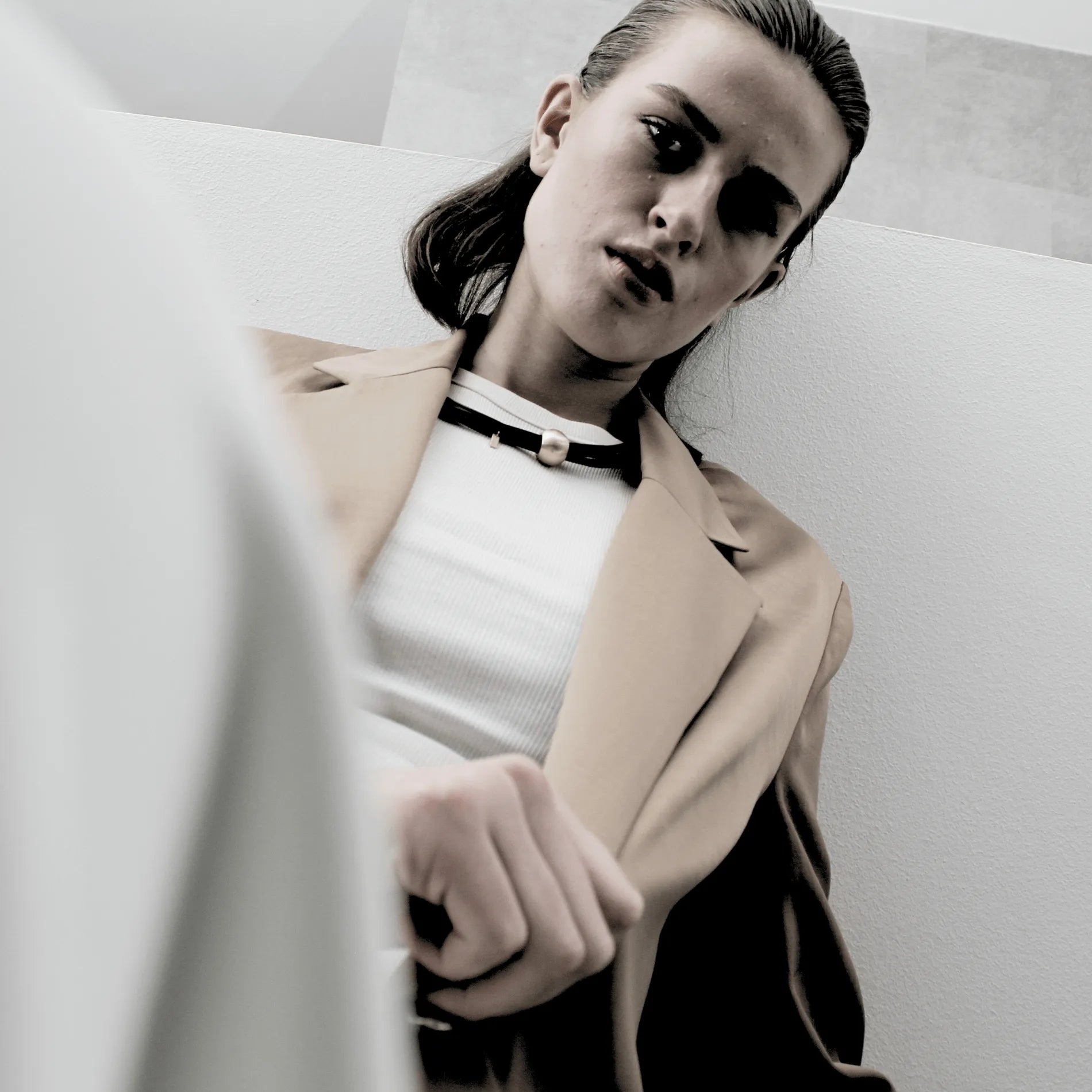 Nostalgia Short Ball Leather Necklace Gold PlatingDNSK Copenhagen