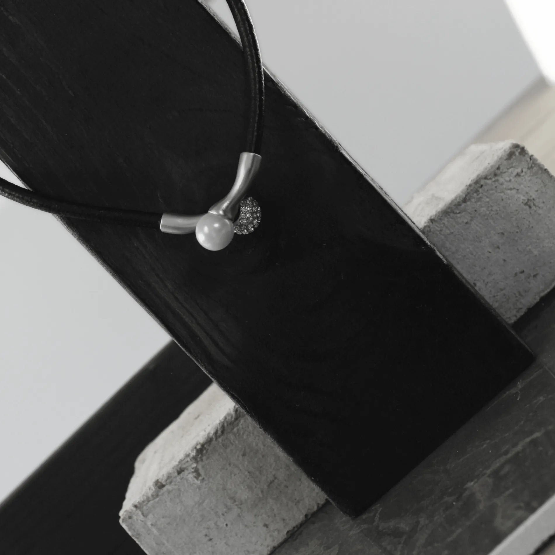 Scandinavian Minimalist Jewellery Design I Nordic DNA Since 1971 I Dansk Copenhagen