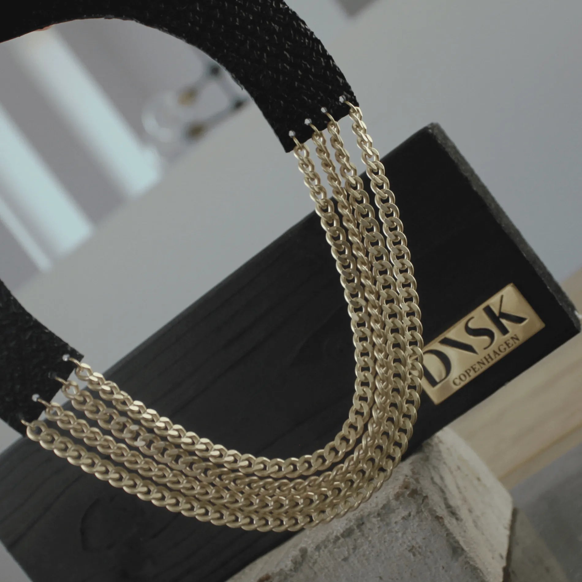 Anastazia IN:STORE Short Multi Link Leather Necklace Gold PlatingDNSK Copenhagen