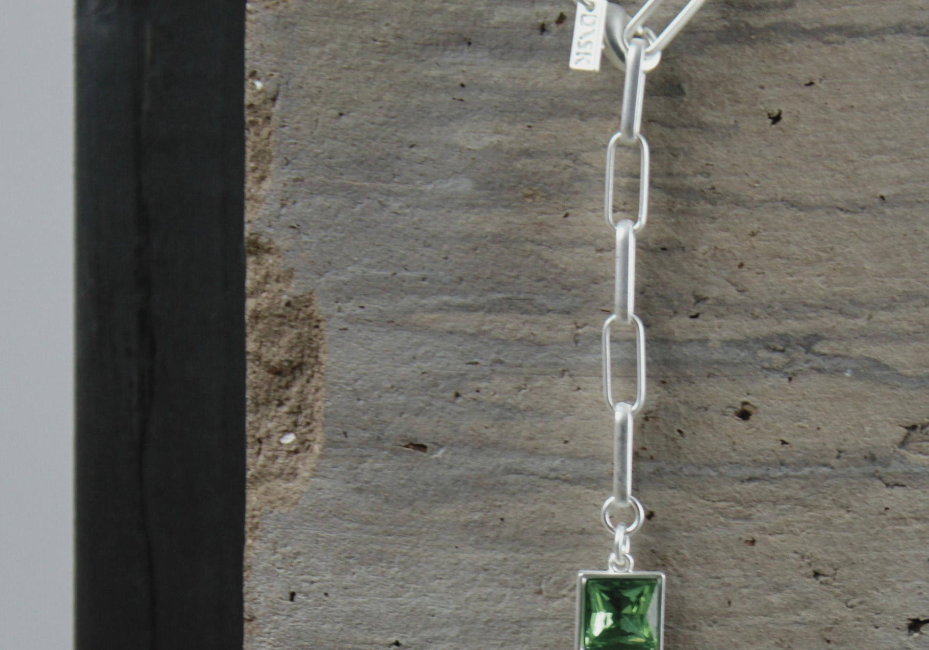 Audrey IN:STORE Short Emerald Necklace Silver Plating, DNSK Copenhagen
