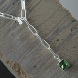 Audrey IN:STORE Collier court d'émeraude plaqué argent