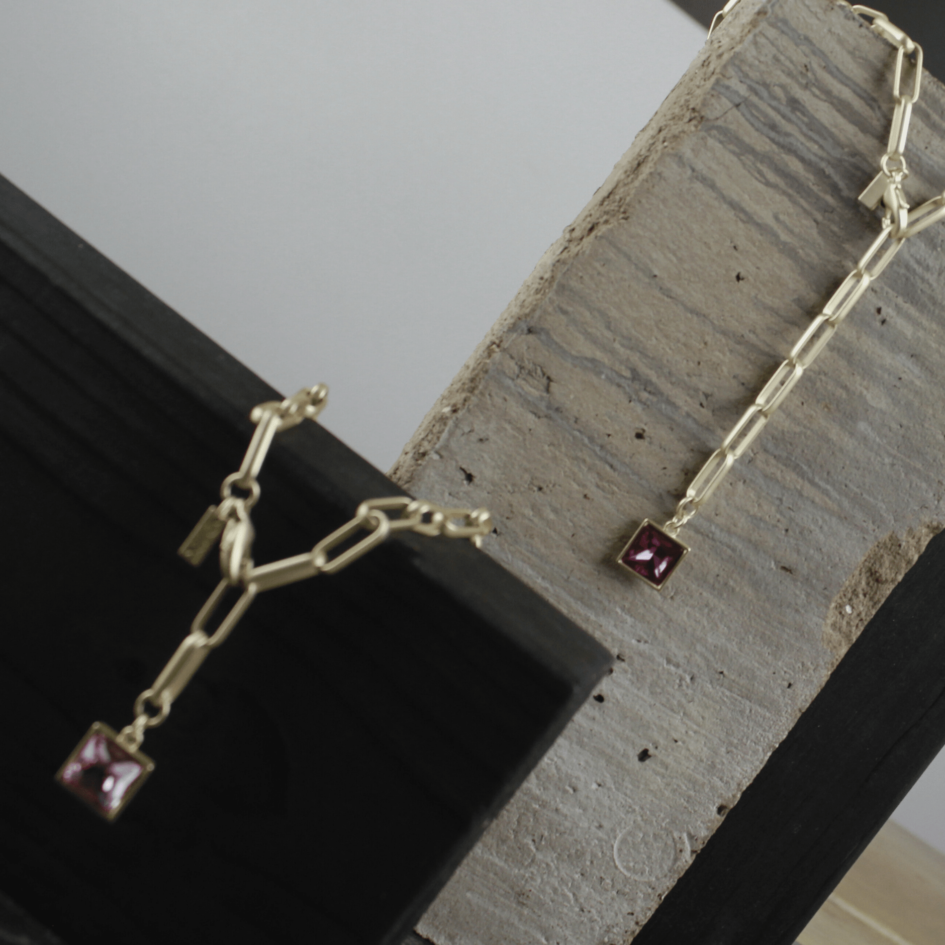 Audrey IN:STORE Short Rose Necklace Gold PlatingDNSK Copenhagen