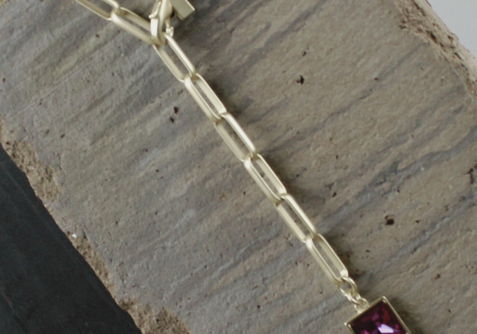 Audrey IN:STORE Short Fuchsia Necklace Gold Plating, DNSK Copenhagen