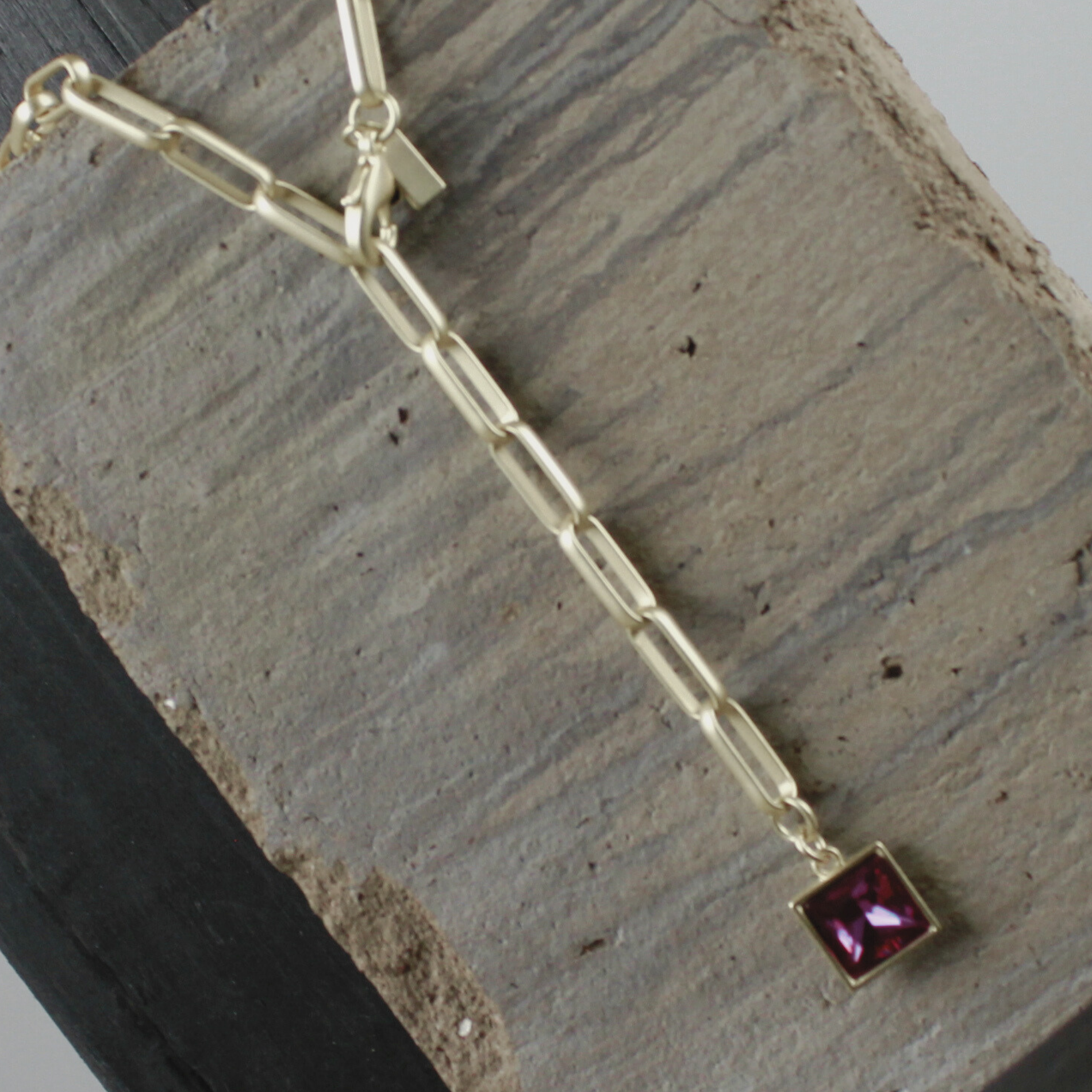 Audrey IN:STORE Short Fuchsia Necklace Gold Plating, DNSK Copenhagen