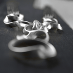 Anastazia IN:STORE Collana lunga a maglia fluida placcata argento, DNSK Copenhagen