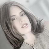 Audrey IN:STORE Korte stippel & parelketting verguld