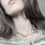 Tula IN:STORE Kort 2-tons asymmetriskt ovalt ringhalsband Silverplätering