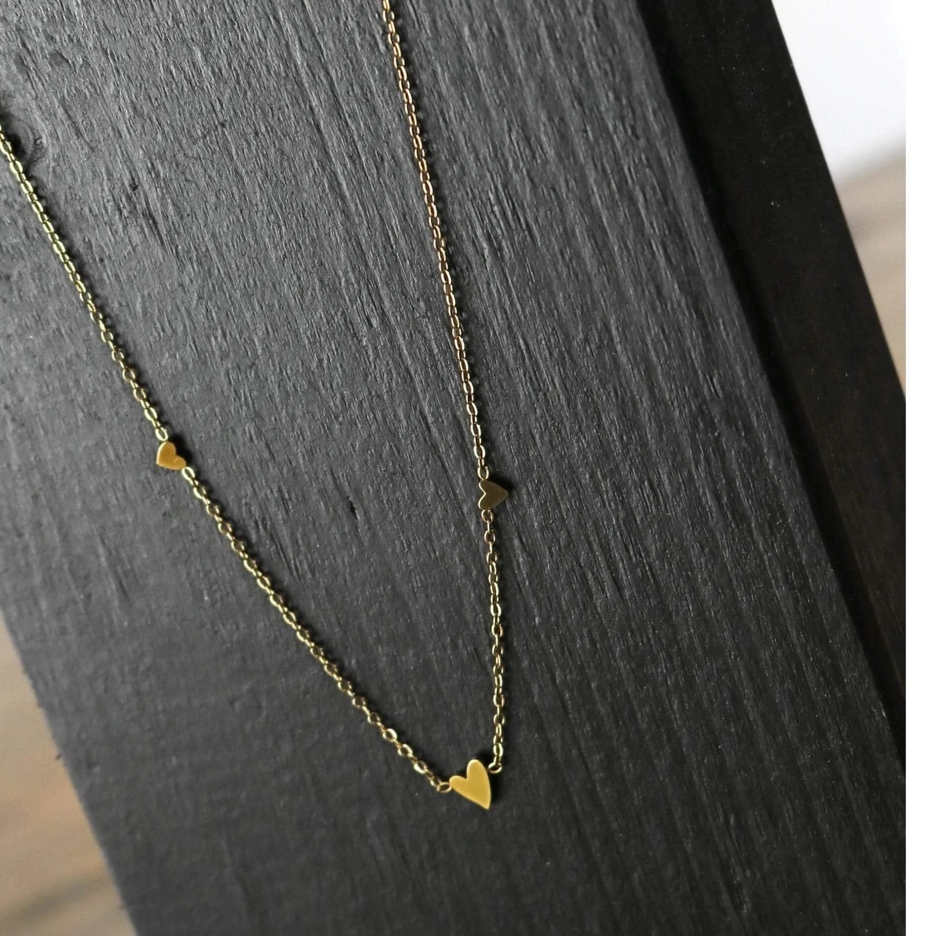 Love Waterproof 3 Mini Heart Necklace 18K Gold PlatingDNSK Copenhagen