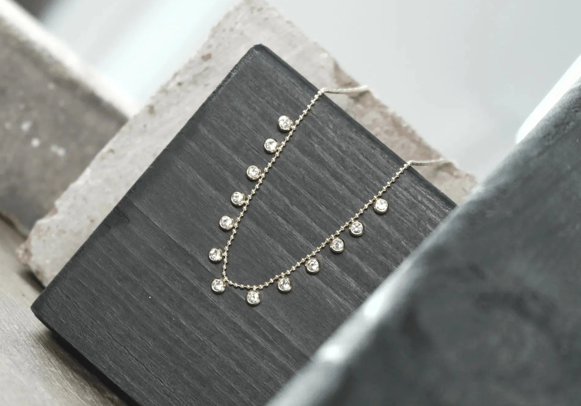 Bijoux scandinaves minimalistes I ADN nordique depuis 1971 I Dansk Copenhagen