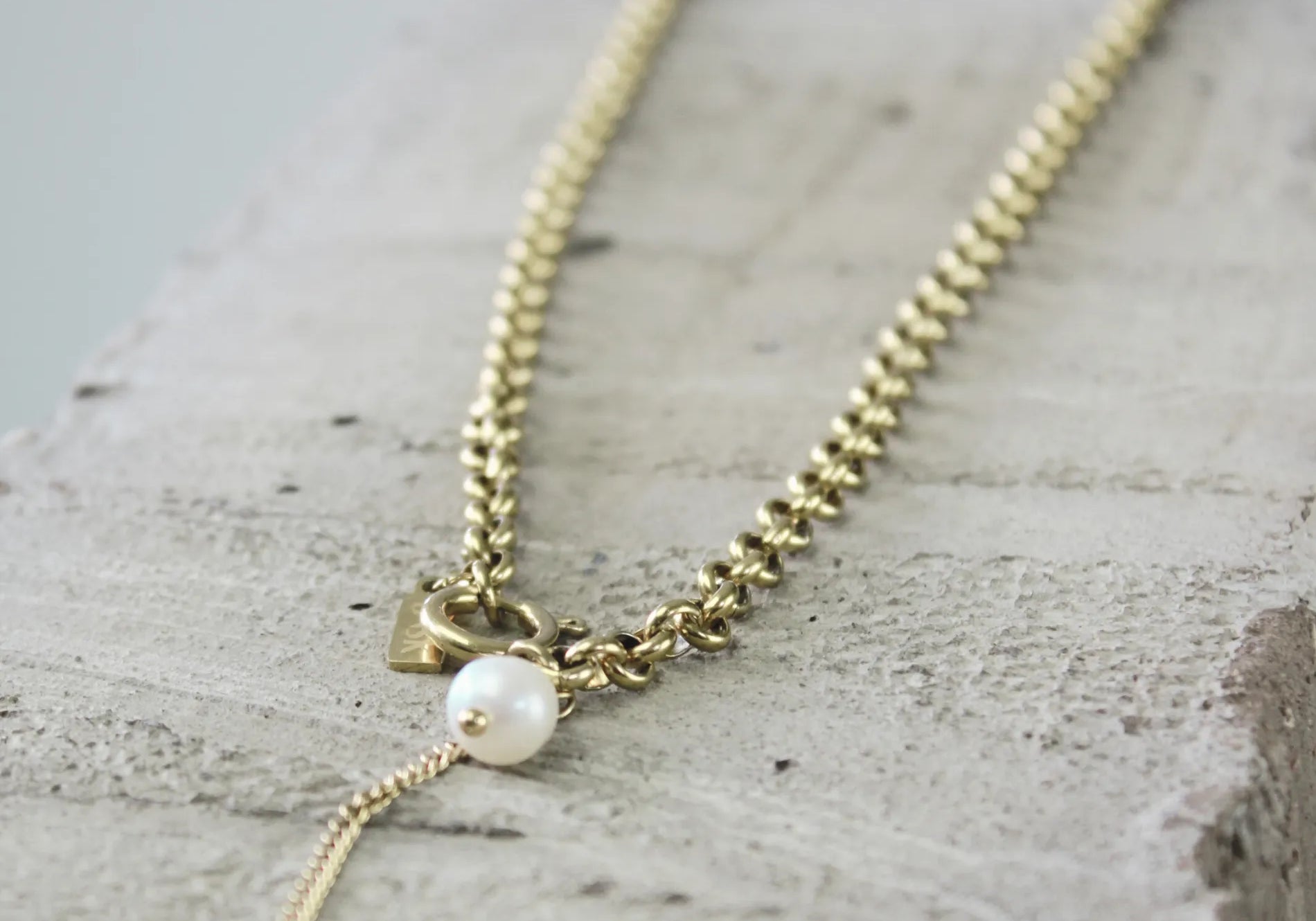 Joy Waterproof Collier de Perles à Maillons Plaqué Or 18K, Dansk Copenhagen