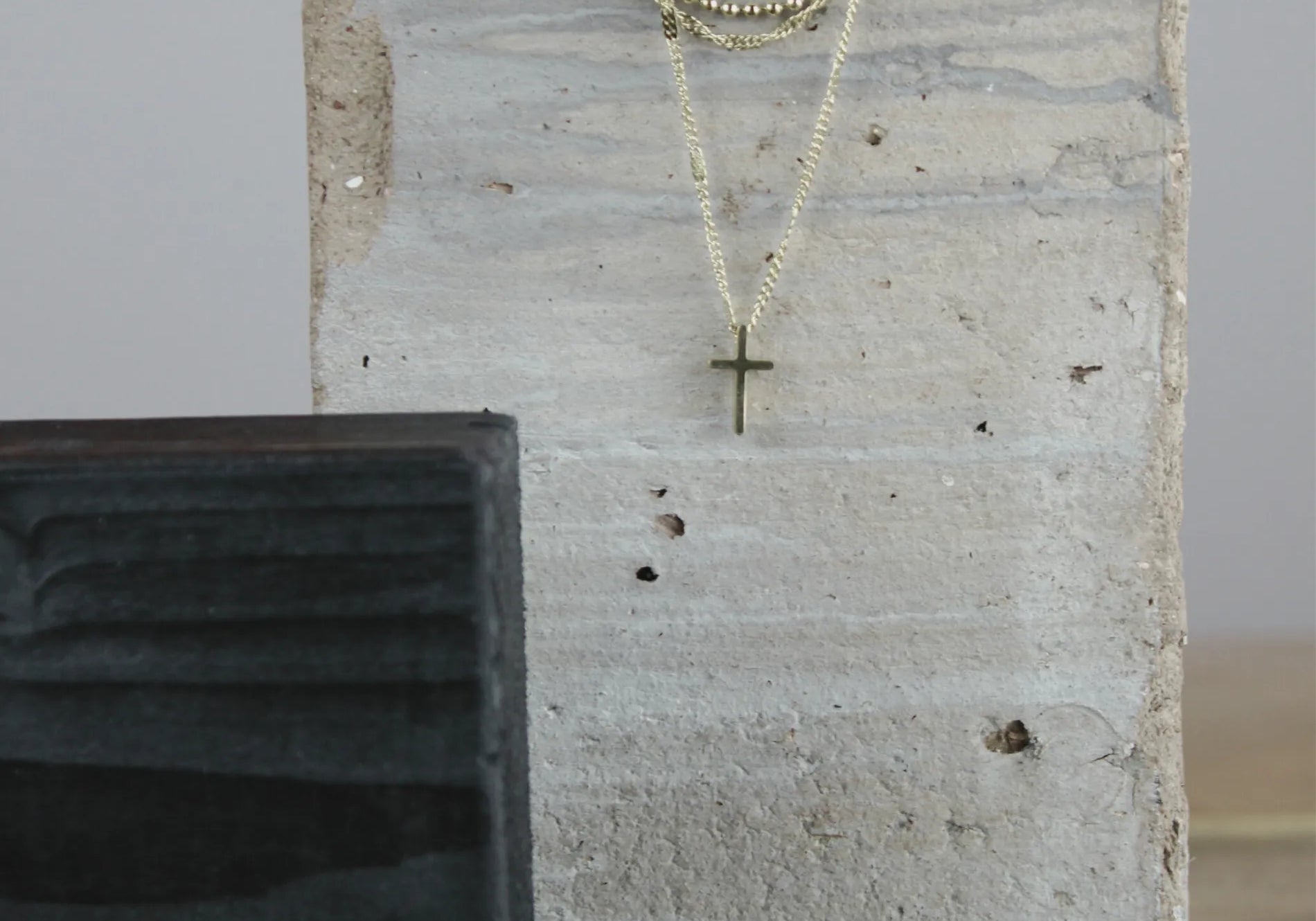 Love Waterproof Short Pre-layered Cross Necklace 18K Gold Plating, Dansk Copenhagen