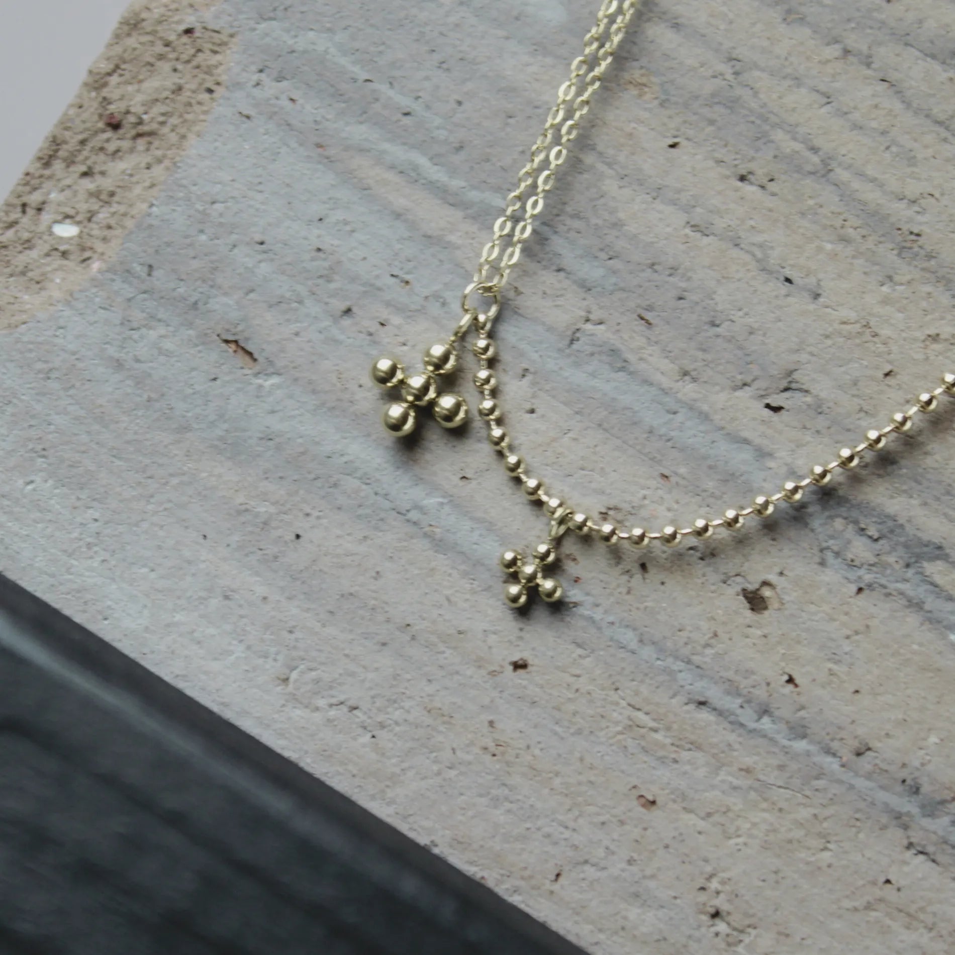Love Waterproof Short Dot Cross Necklace 18K Gold PlatingDNSK Copenhagen