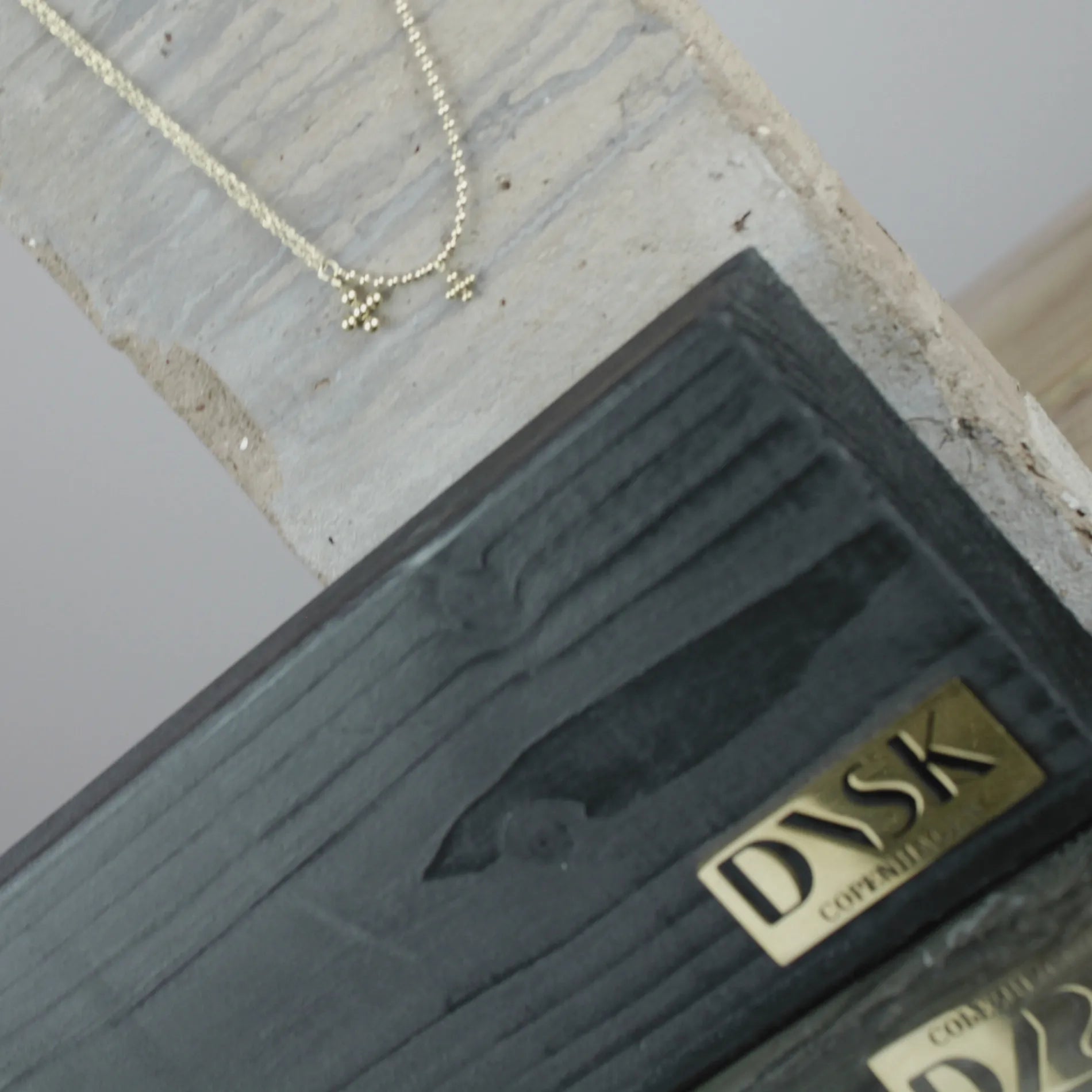 Love Waterproof Short Dot Cross Necklace 18K Gold PlatingDNSK Copenhagen
