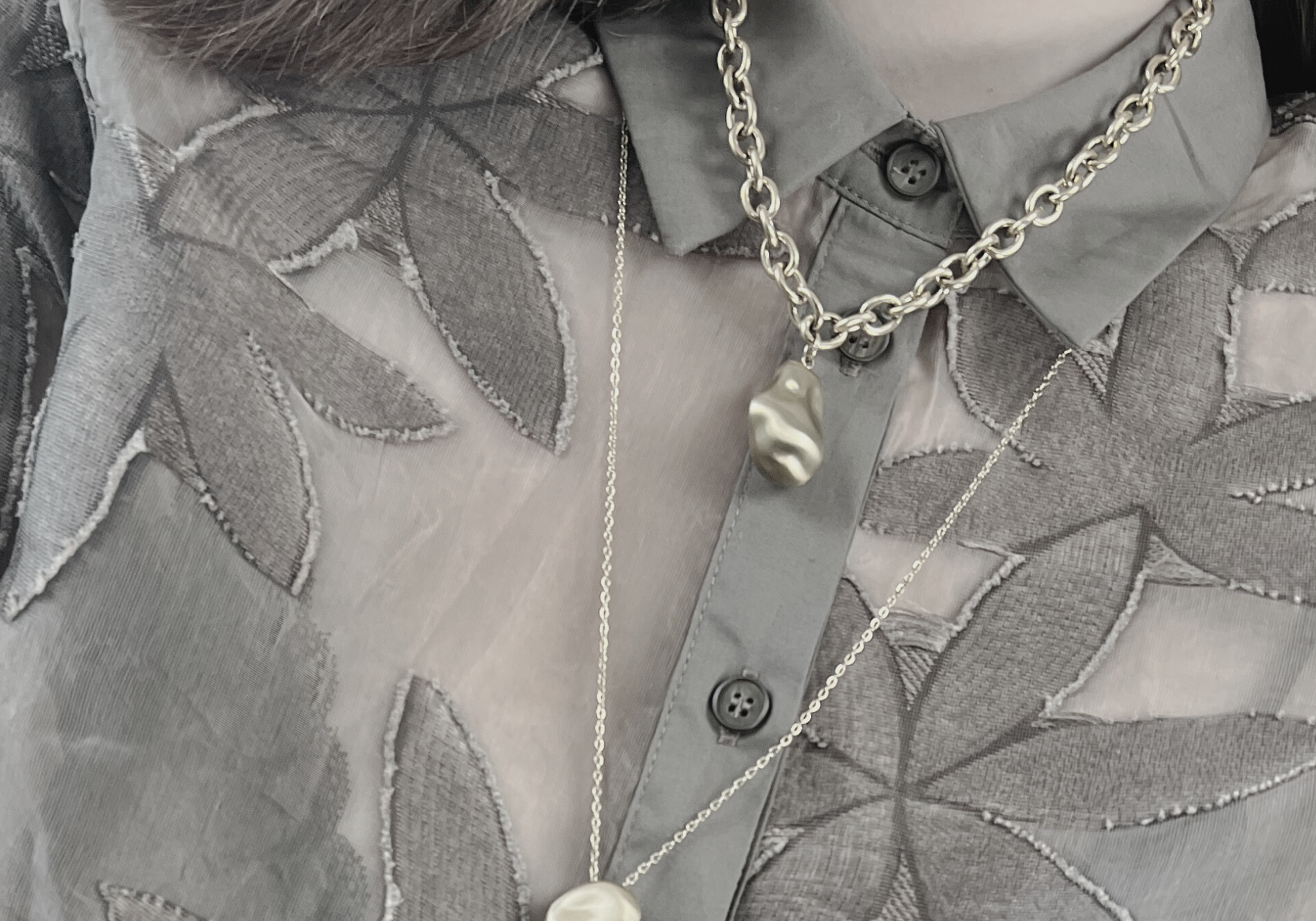 Courage Waterproof Lange geborstelde organische ketting verzilverd, DNSK Copenhagen