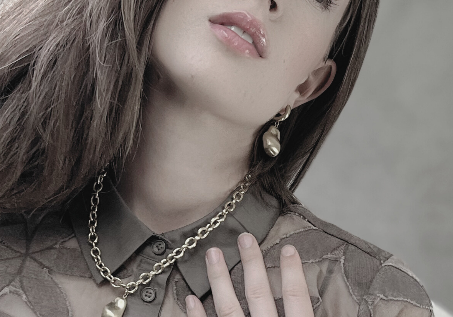 Courage Waterproof Korte geborstelde organische statement ketting verzilverd, DNSK Copenhagen