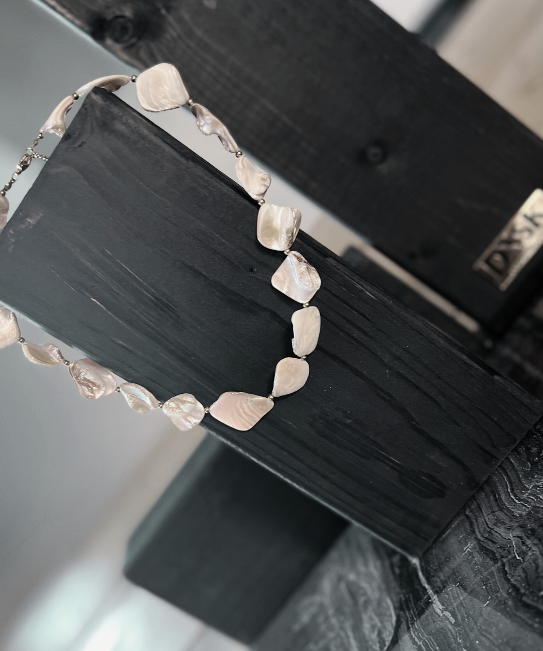 Joy Waterproof Short Natural Shell Necklace 18K Gold Plating, DNSK Copenhagen