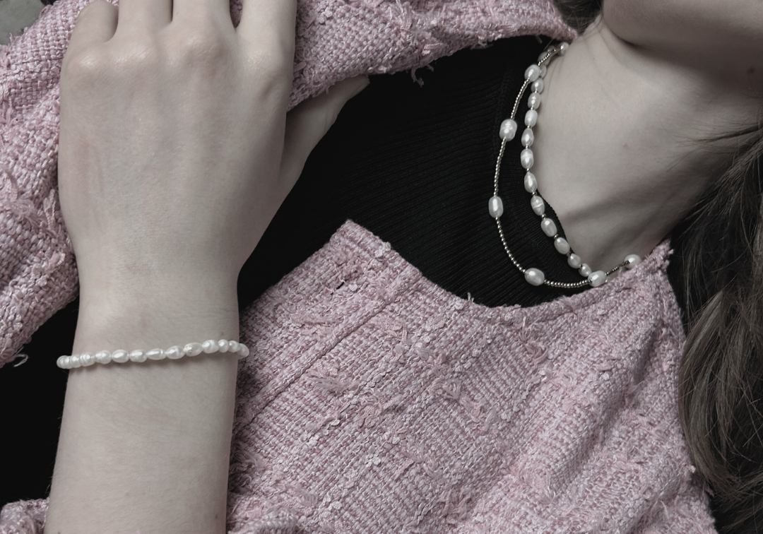 Joy Waterproof Collier court multiperles et boules plaqué or 18K, DNSK Copenhagen