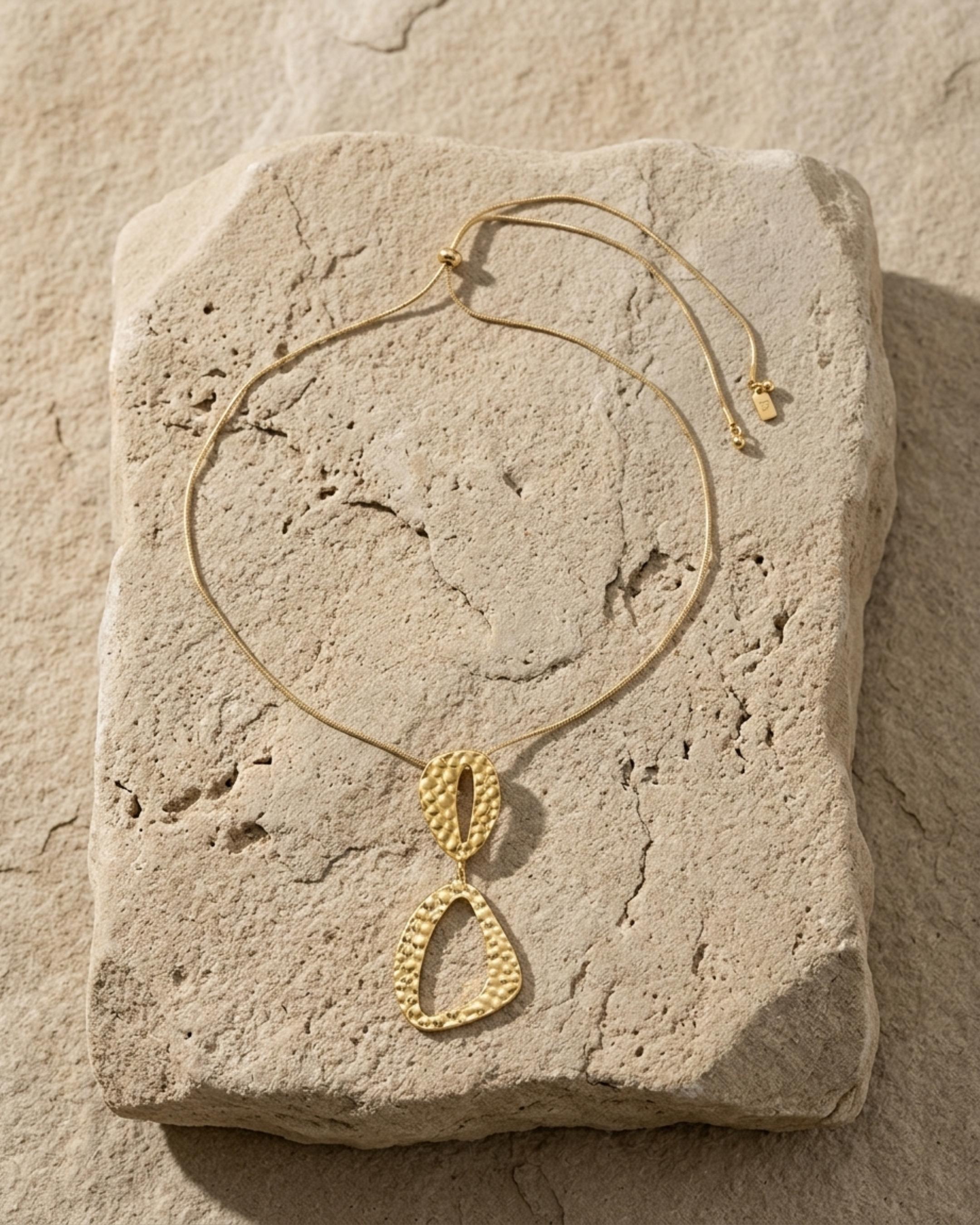 RAGNA Waterproof 18K Gold Plated Original Simple Necklace - Adjustable Chain & Hammered Stainless Steel