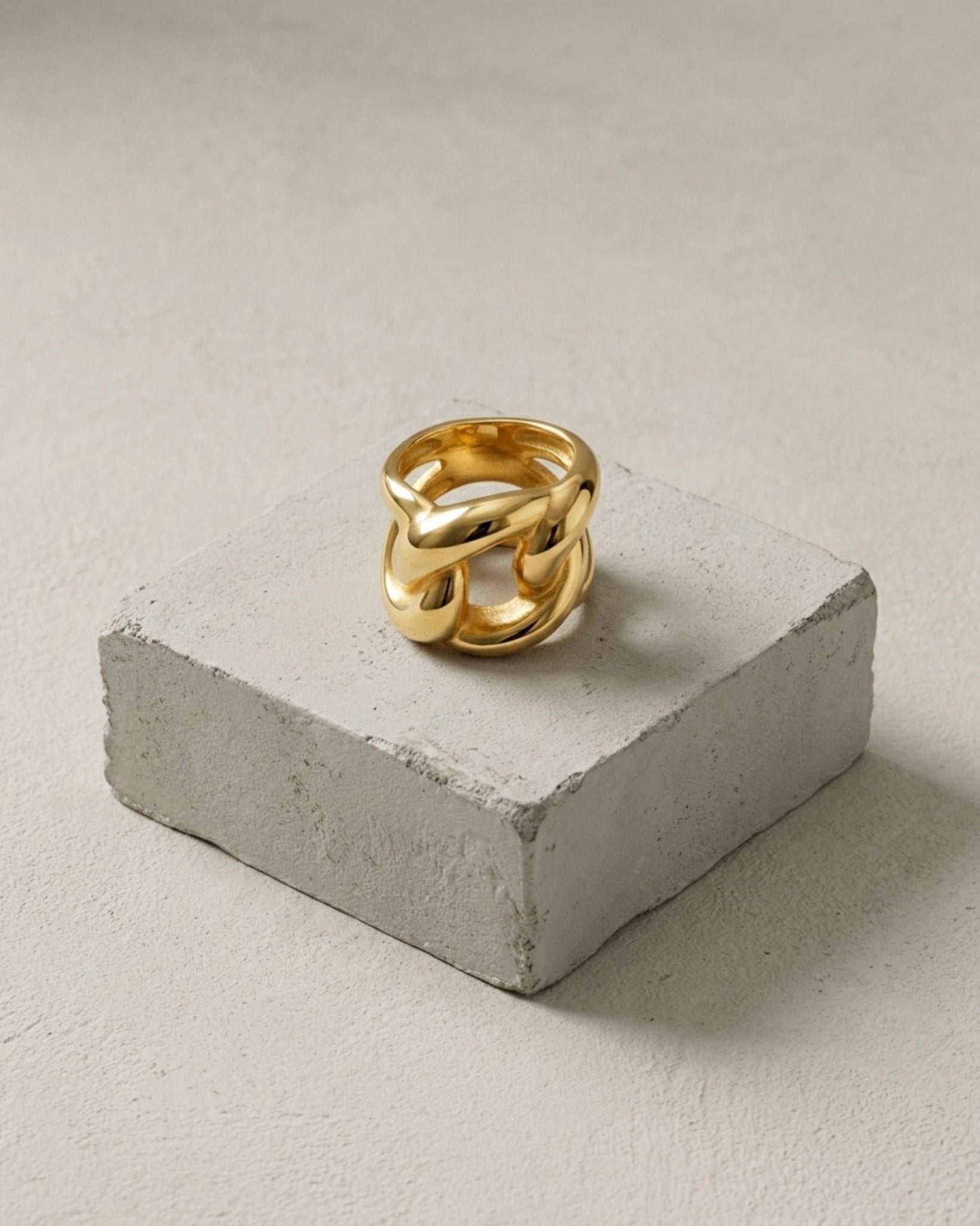 Courage Waterproof Chunky Link Statement Ring 18K Gold Plating - DANSK Copenhagen