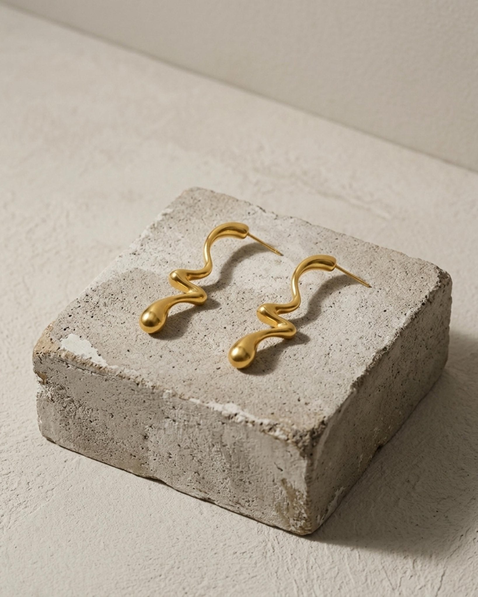 Courage Waterproof Long Statement Lucky Earring 18K Gold Plating - DANSK Copenhagen