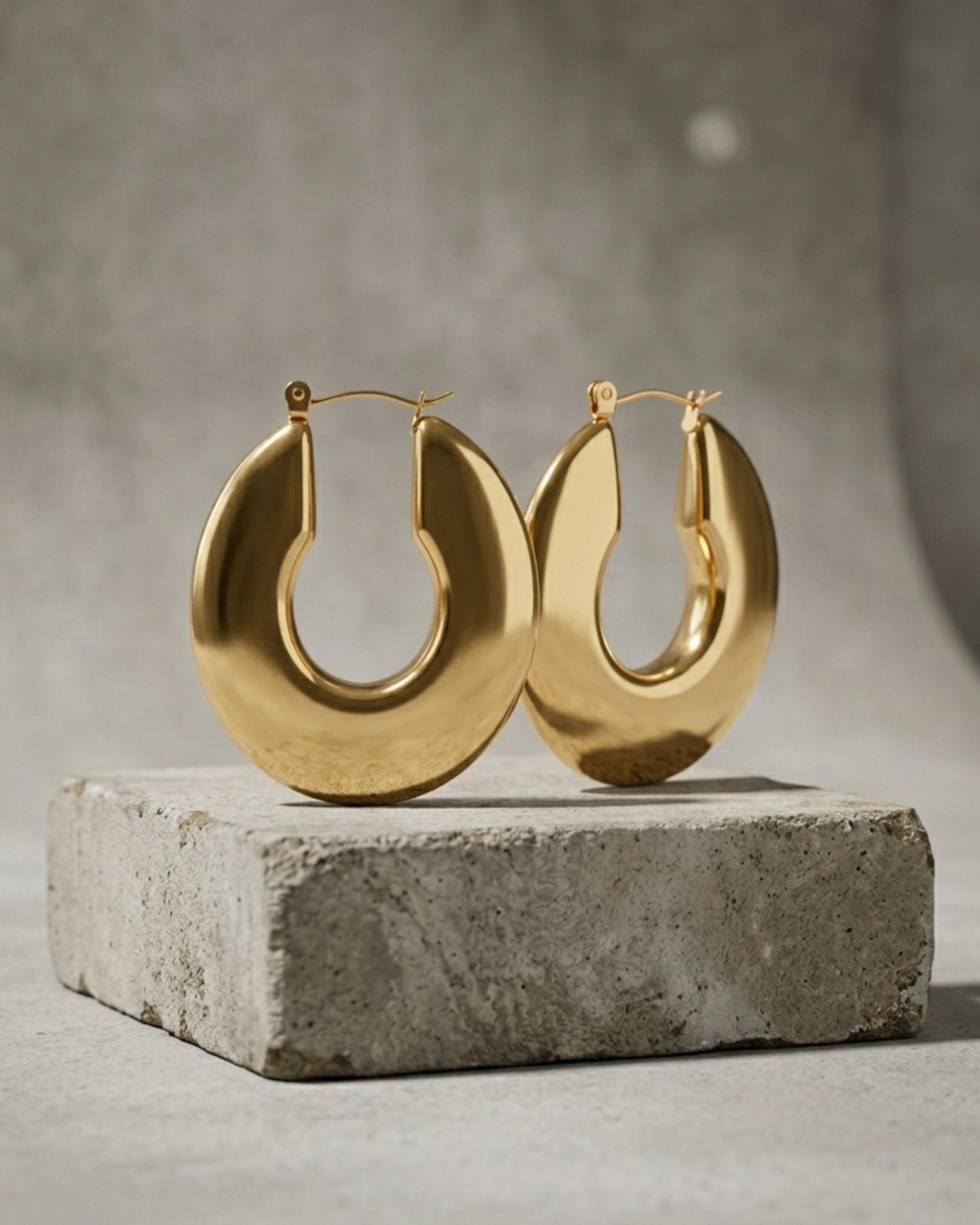 Courage Waterproof U-Turn Statement Earring 18K Gold Plating - DANSK Copenhagen