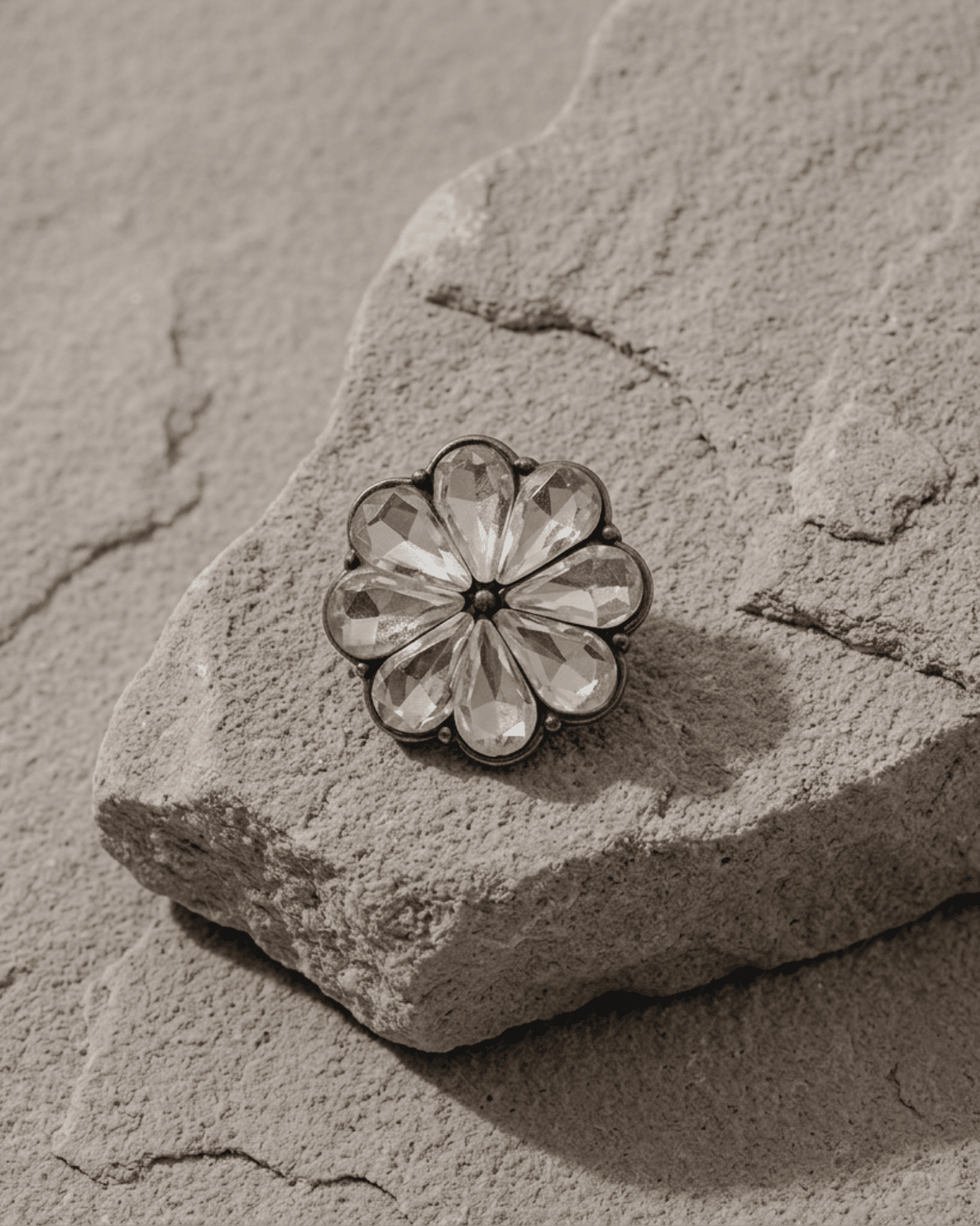 Ingunn Clear CZ 8 Leaf Flower Button Cover 19x20mm -DNSK Copenhagen