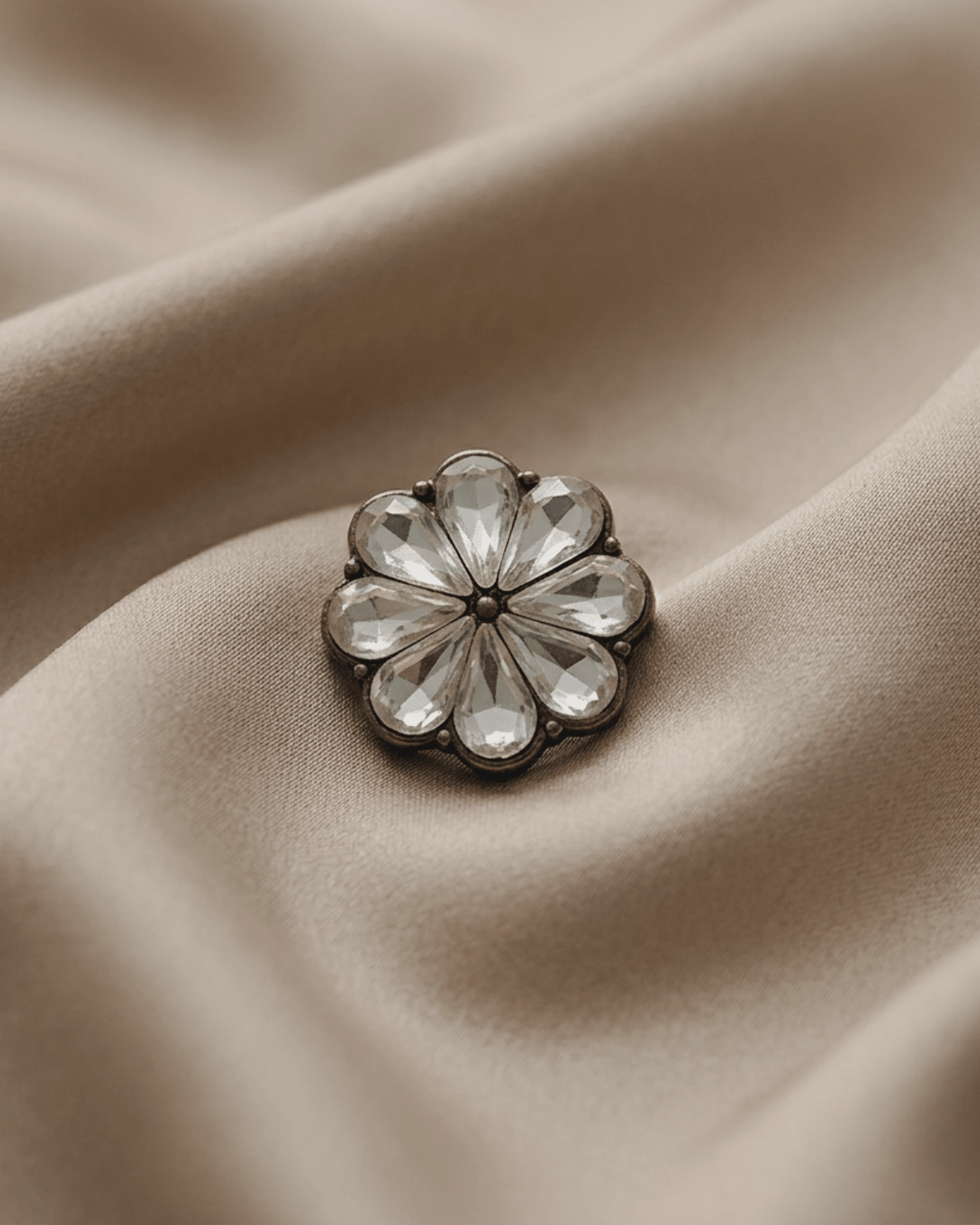 Ingunn Clear CZ 8 Leaf Flower Button Cover 19x20mm -DNSK Copenhagen