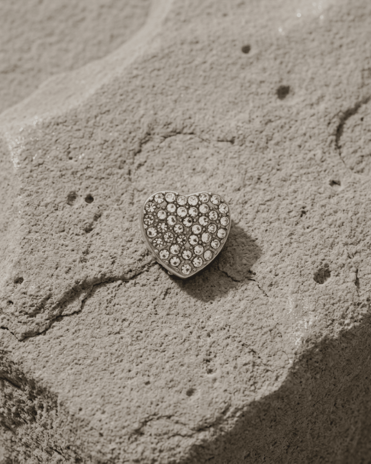 Ingunn Clear CZ Heart Button Cover 18x19mm -DNSK Copenhagen