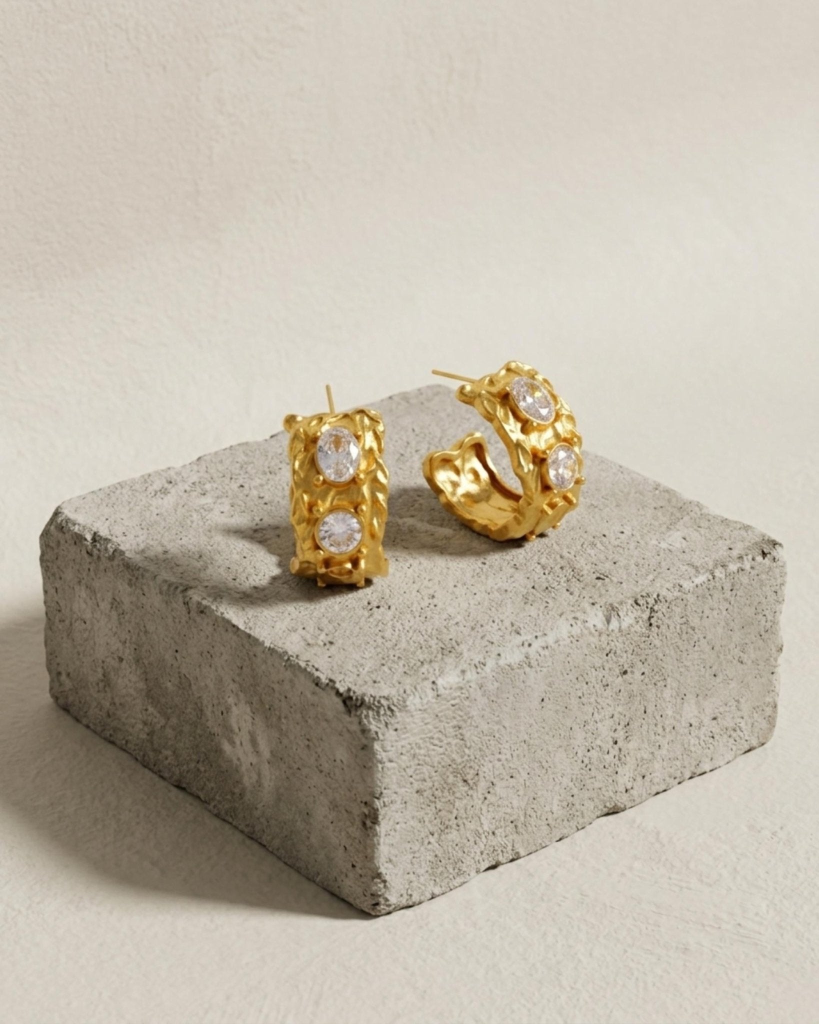 Joy Waterproof Chunky CZ Organic Hoop 18K Gold Plating - DANSK Copenhagen