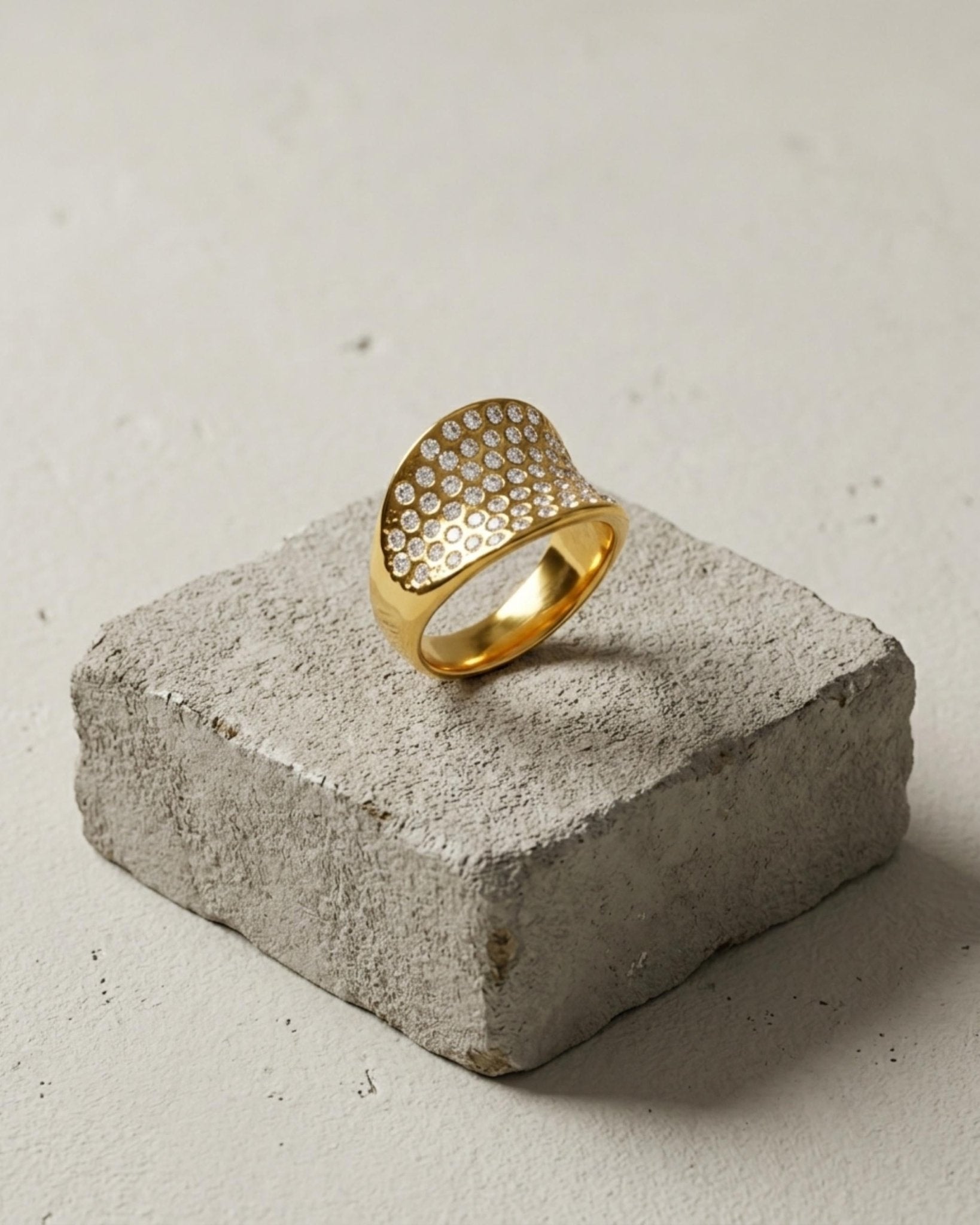Joy Waterproof Clear Multi CZ Ring 18K Gold Plating - DANSK Copenhagen