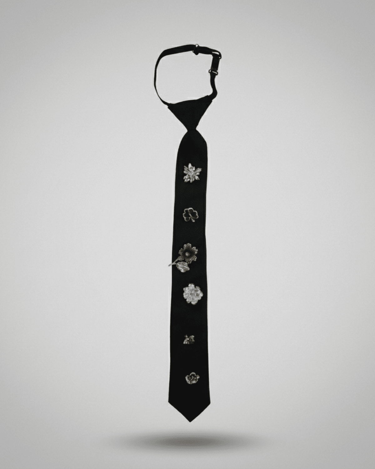 Lisa Neck Tie Black Fabric incl 6 Brooches Adjustable -DNSK Copenhagen