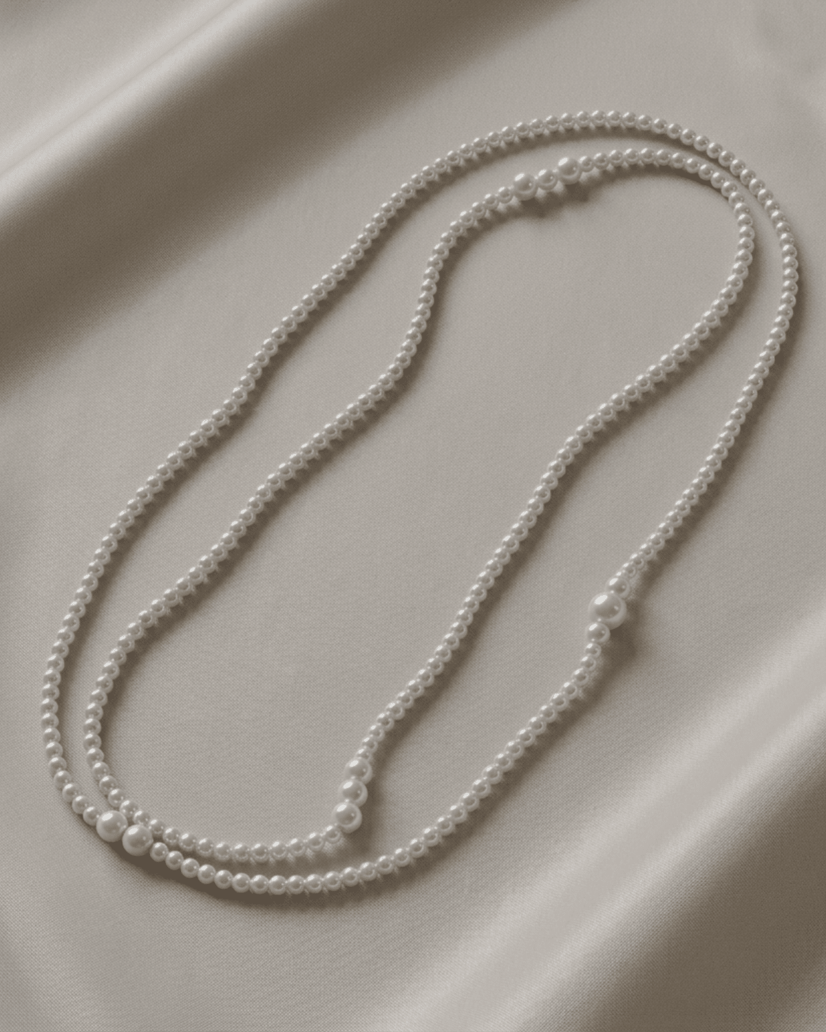 Lisa Pearl Waist Chain 120 cm -DNSK Copenhagen