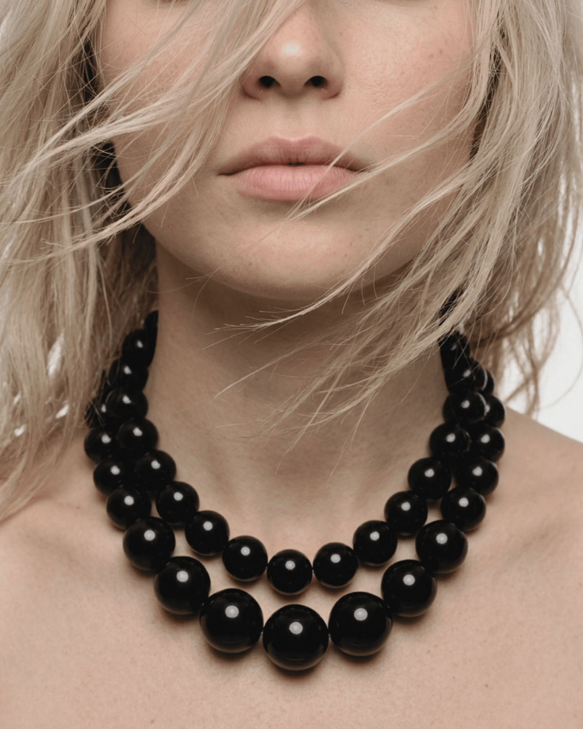 Lisa Short 2in1 Resin Necklaces Black -DNSK Copenhagen
