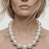 Lisa Short Statement Pearl 18 mm Waist Chain 40 cm -DNSK Copenhagen