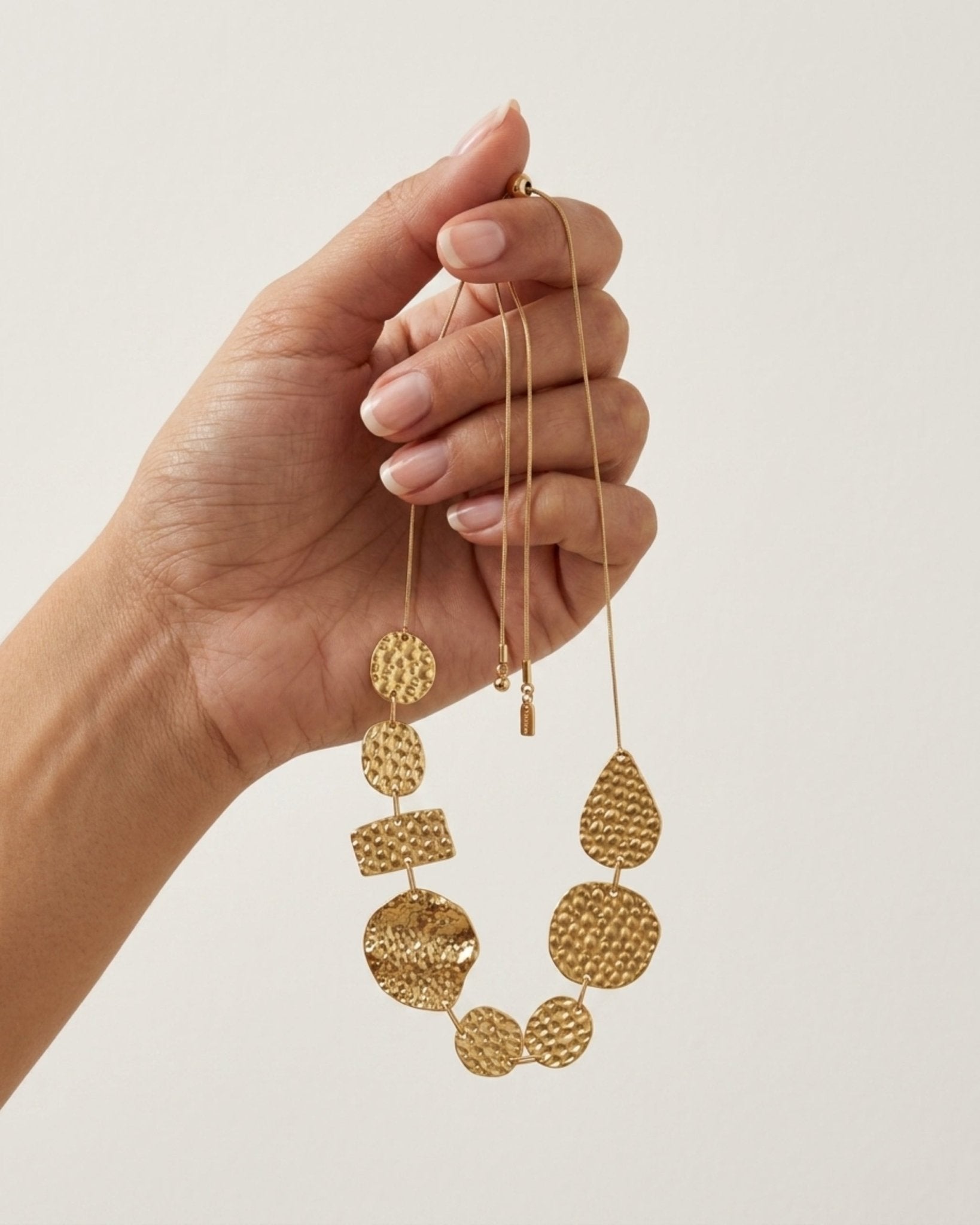 MARIN Waterproof 18K Gold Plated Statement Necklace – Adjustable Chain & Hammered Stainless Steel - DANSK Copenhagen