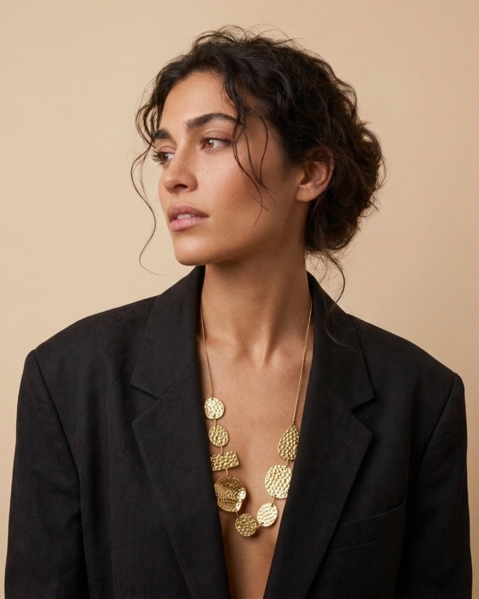 MARIN Waterproof 18K Gold Plated Statement Necklace – Adjustable Chain & Hammered Stainless Steel - DANSK Copenhagen