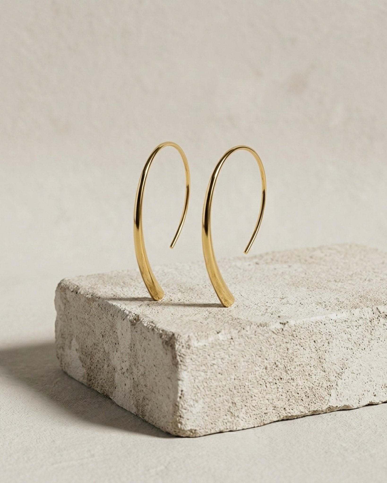 Passion Waterproof Simple Hoop Earring 18K Gold Plating - DANSK Copenhagen