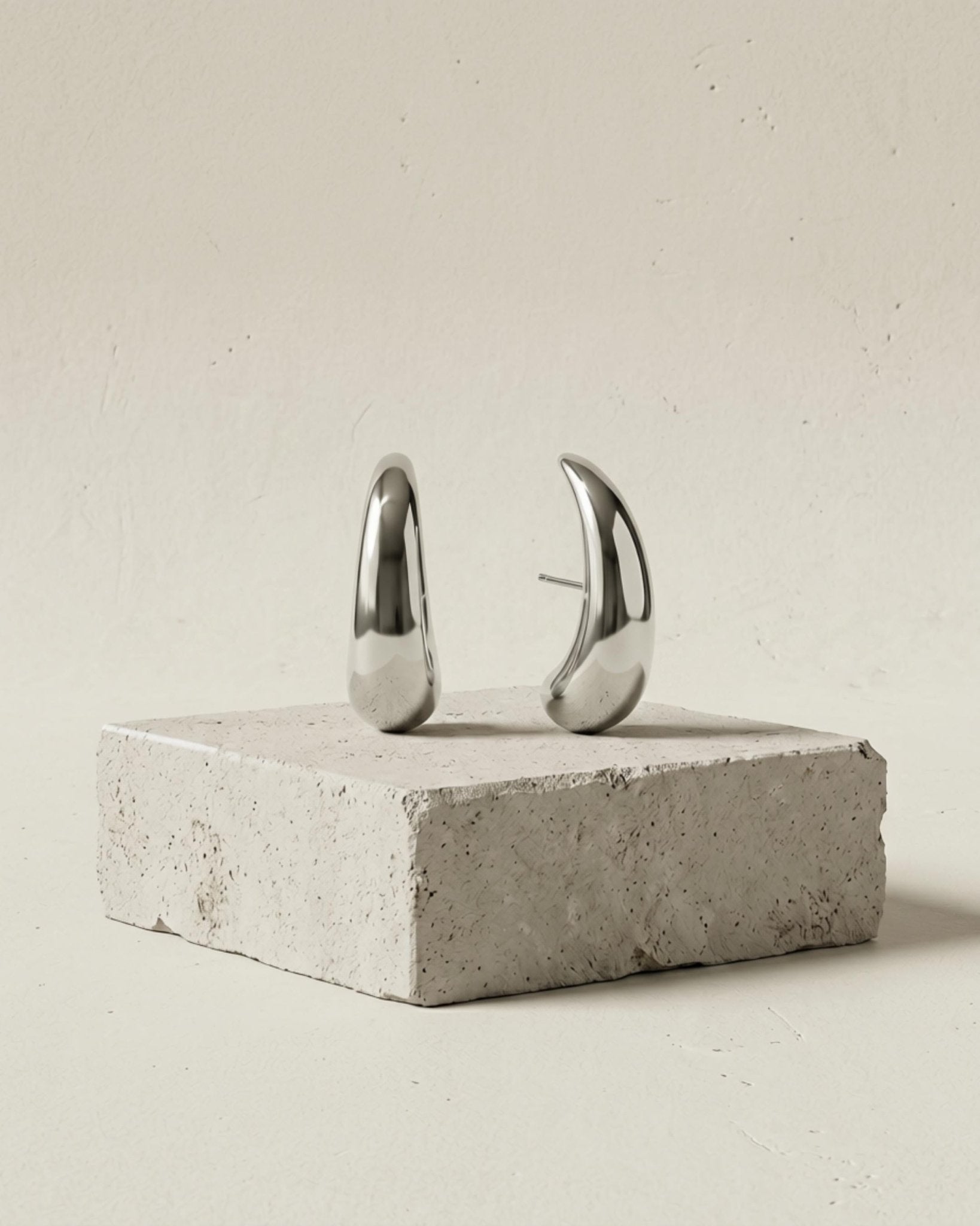 Passion Waterproof Smooth Crawler Earring Silver Plating - DANSK Copenhagen