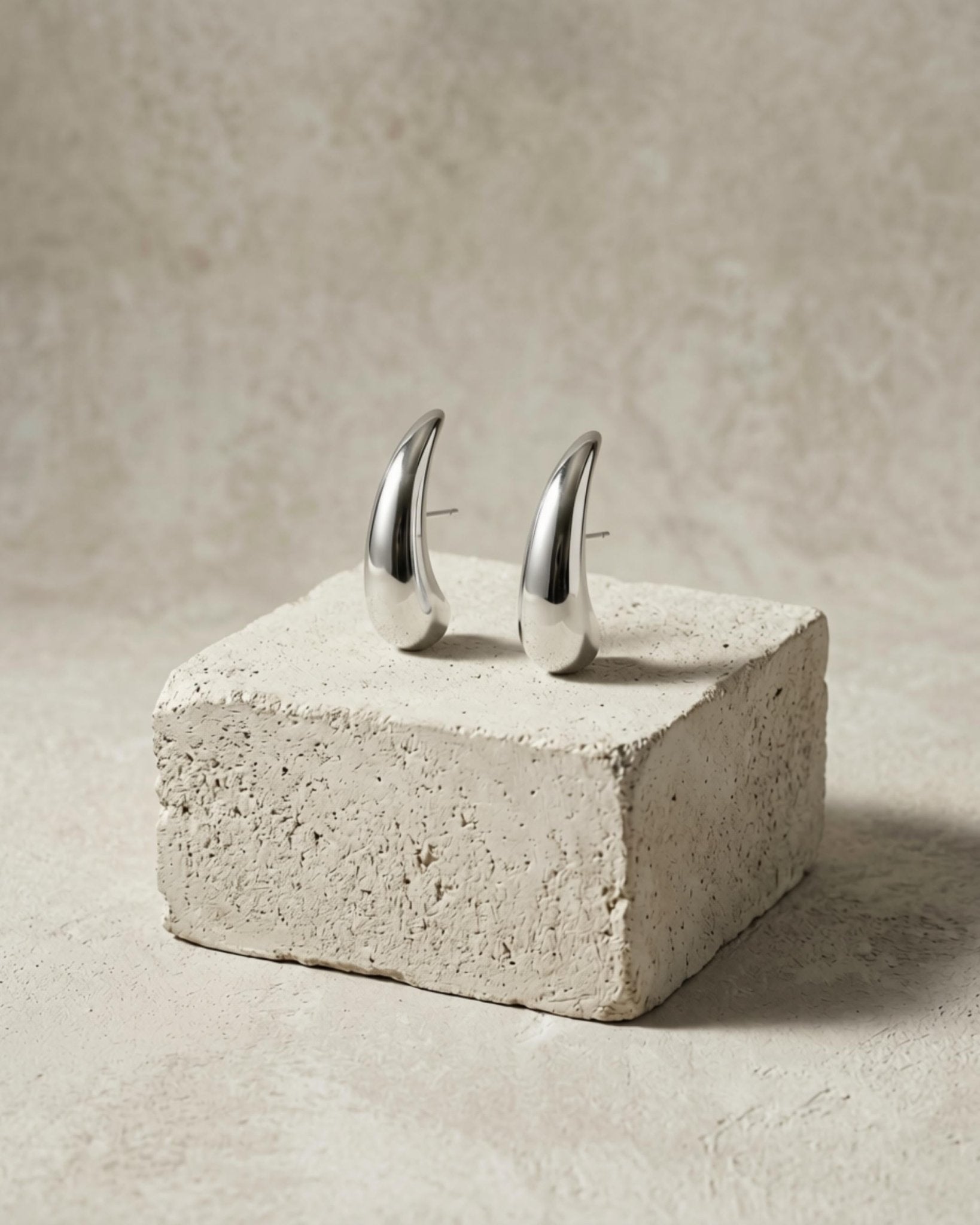 Passion Waterproof Smooth Crawler Earring Silver Plating - DANSK Copenhagen