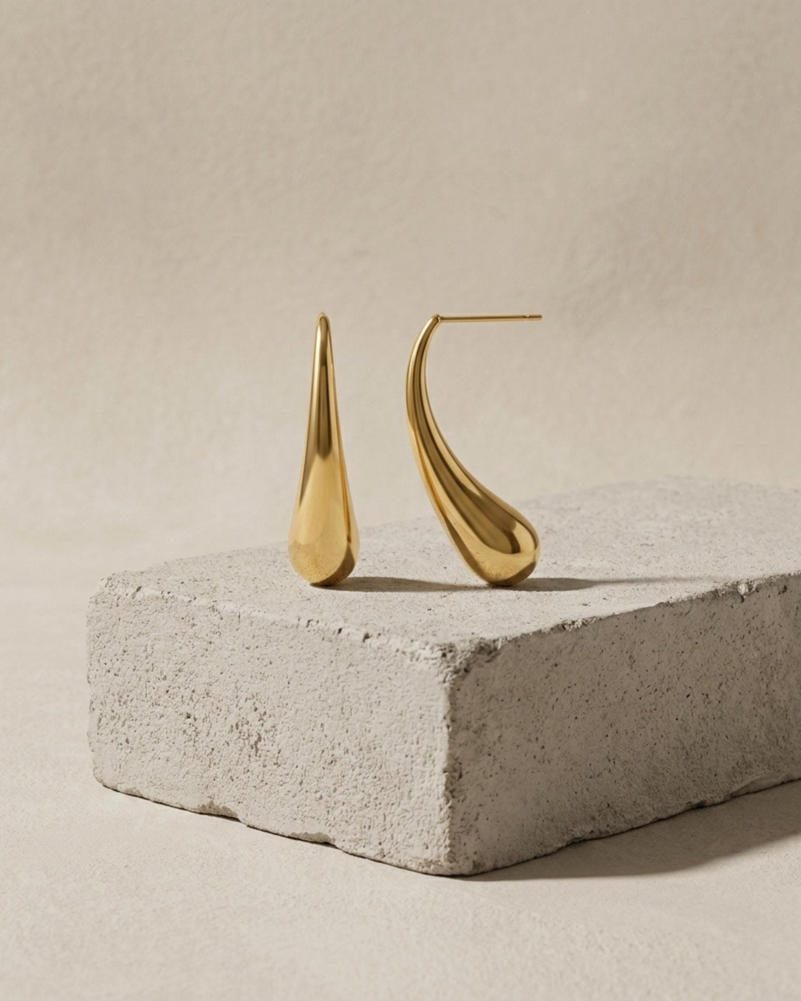Passion Waterproof Smooth Drop Post Earring 18K Gold Plating - DANSK Copenhagen