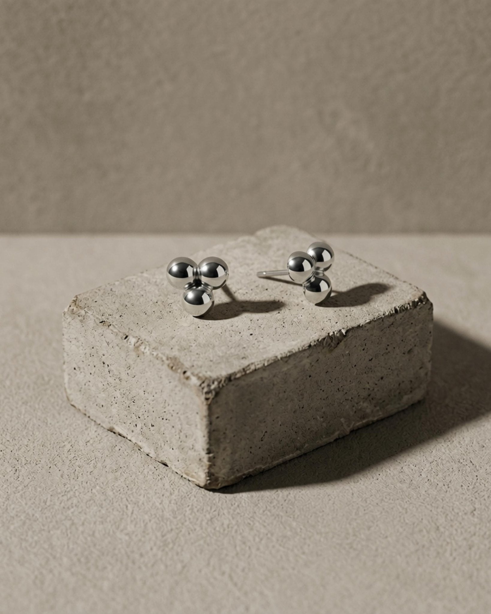 Passion Waterproof Triple Ball Earring Silver Plating - DANSK Copenhagen