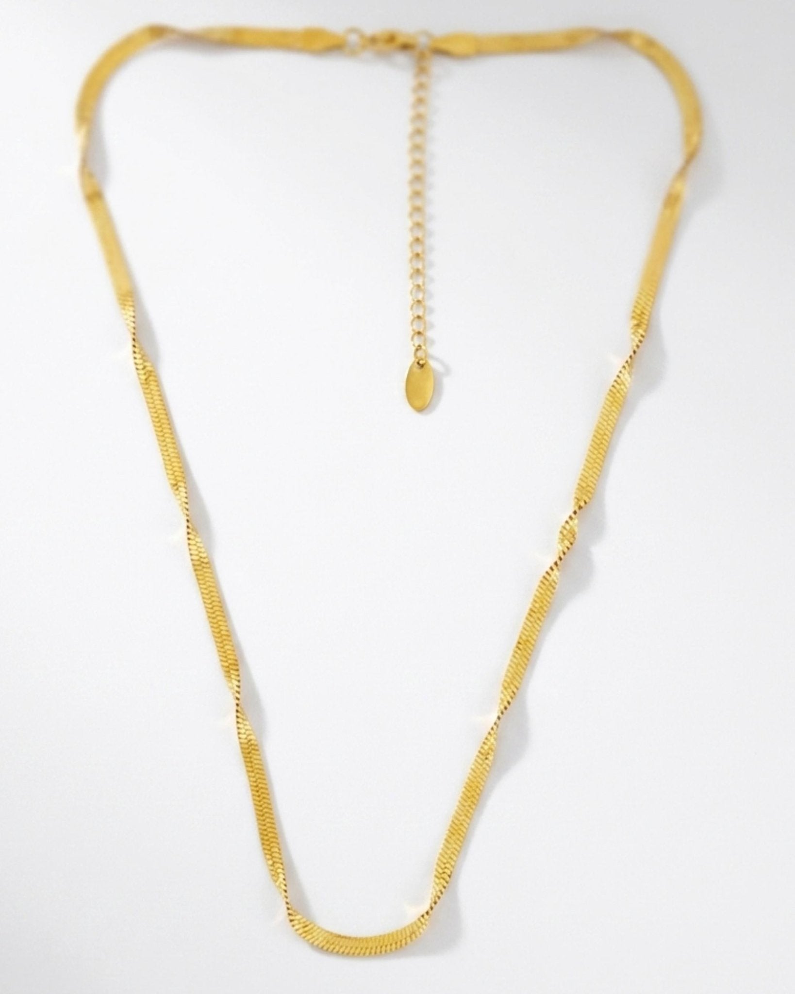 Passion Waterproof Twisted 2mm Small Herringbone Necklace 18K Gold Plating - DANSK Copenhagen