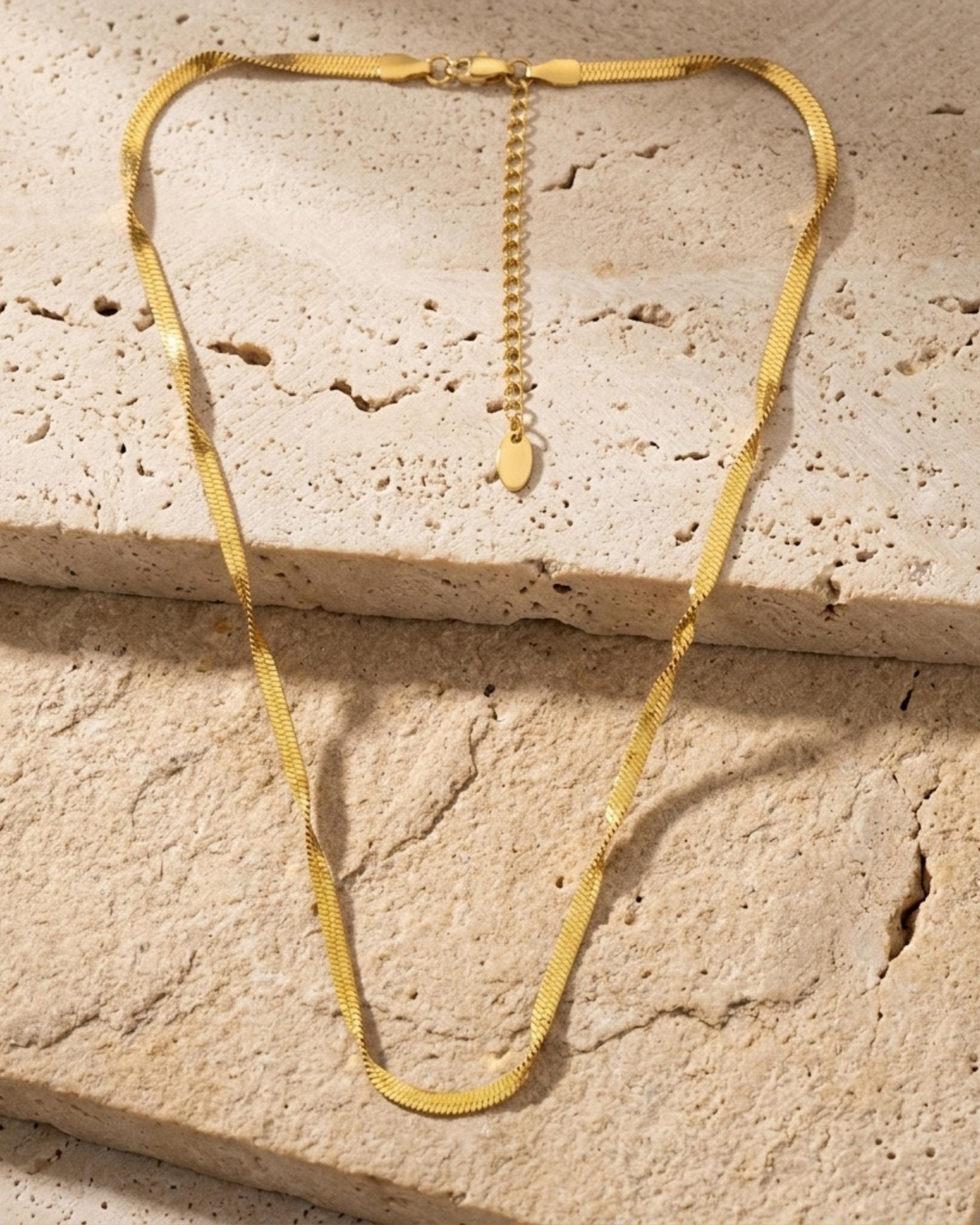 Passion Waterproof Twisted 2mm Small Herringbone Necklace 18K Gold Plating - DANSK Copenhagen