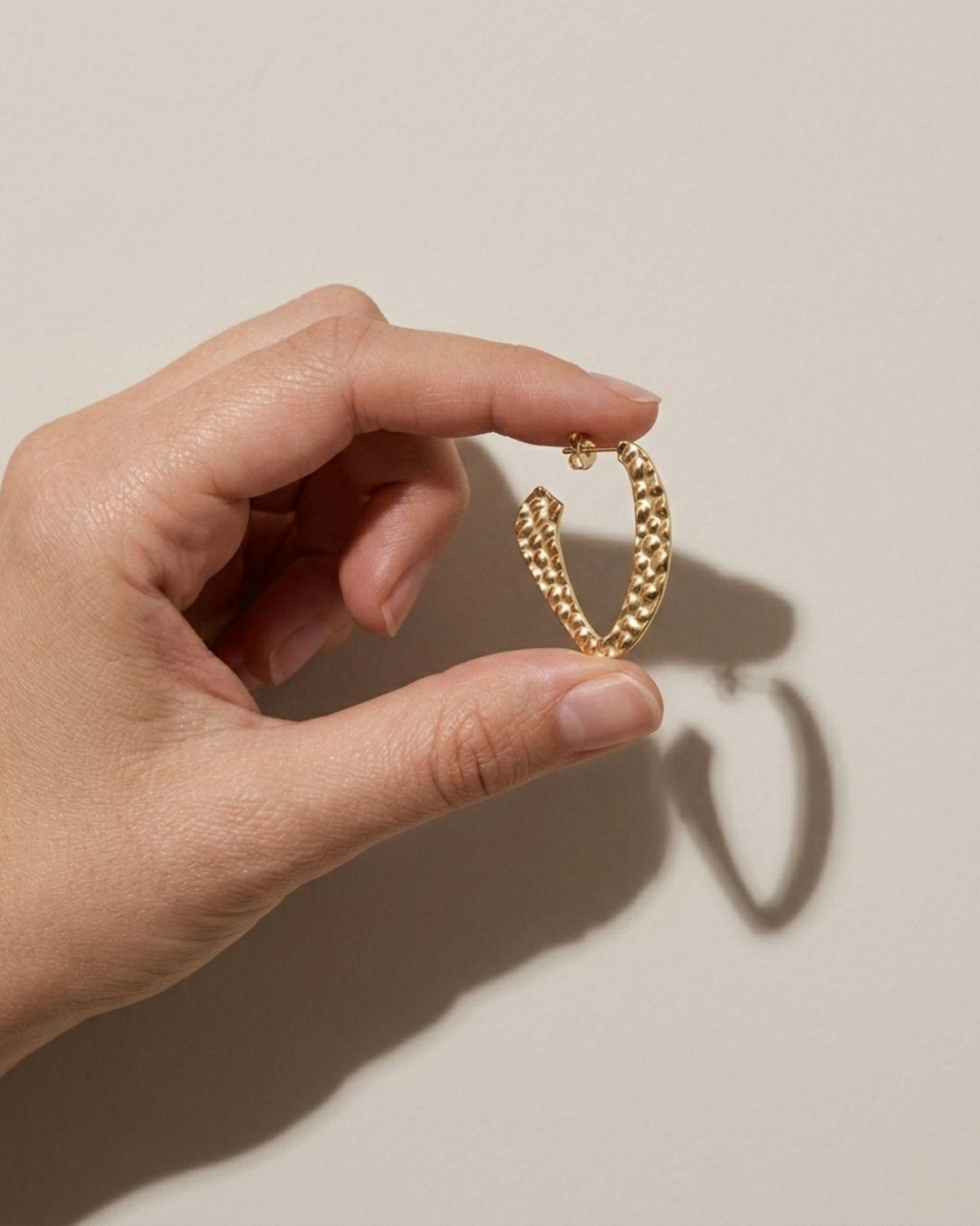 RAGNA Waterproof 18K Gold Plated Hoop - Hammered Stainless Steel - DANSK Copenhagen